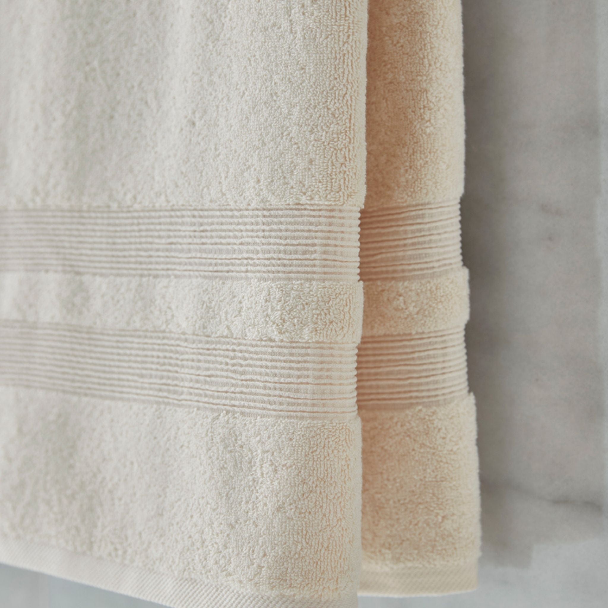 torres-novas-bath-elegance-plain-bath-towel-natural-lifestyle-2.jpg