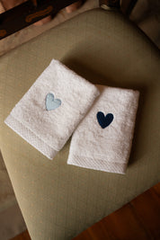 Luxus face towel with embroidered heart