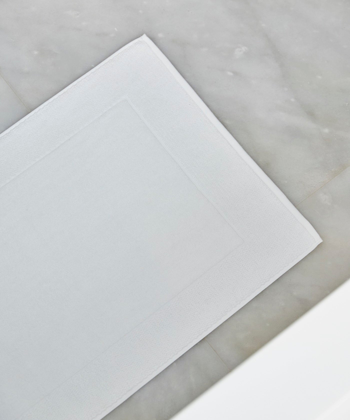 White bath mat - Torres Novas