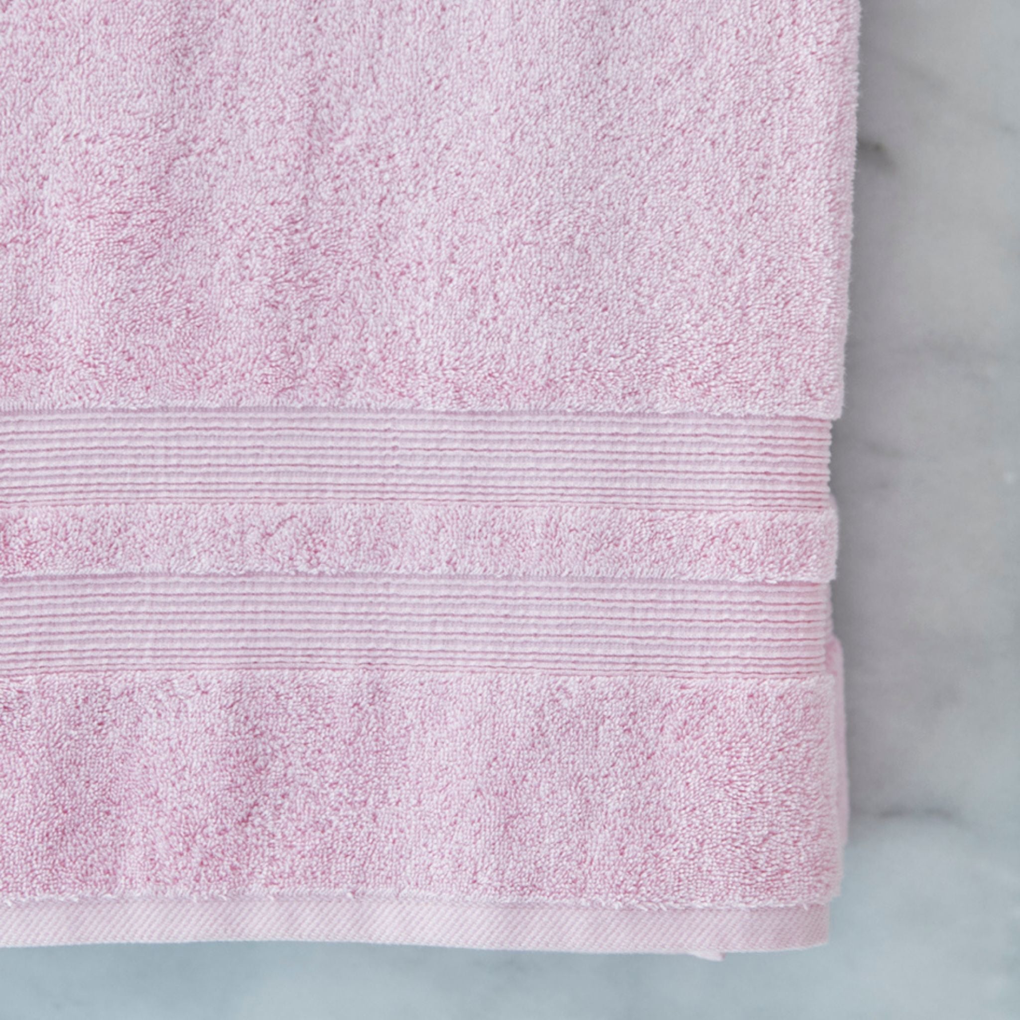 torres-novas-bath-elegance-plain-bath-towel-baby-pink-lifestyle-4.jpg