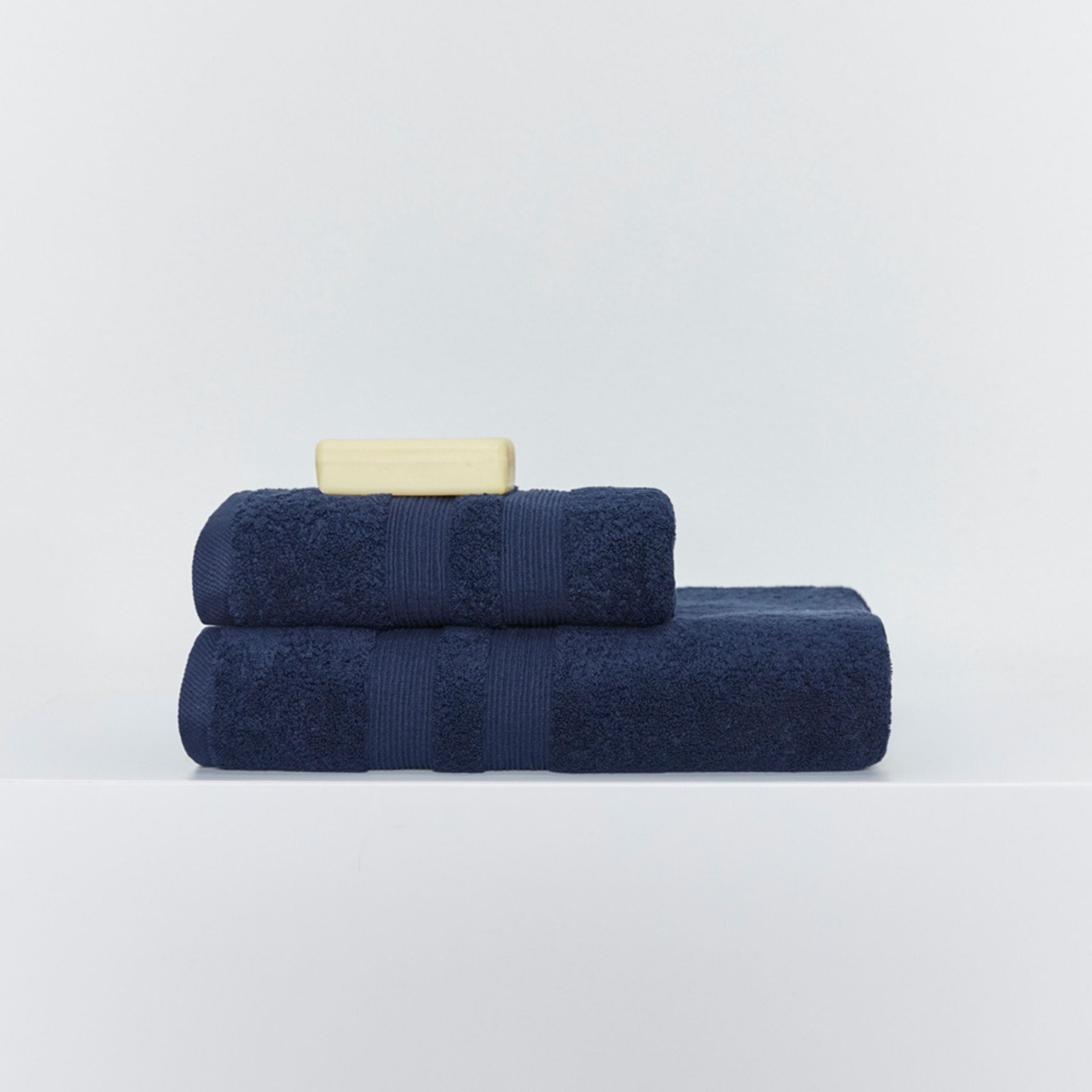 torres-novas-bath-elegance-plain-bath-towel-cobalt-blue-lifestyle-2.jpg