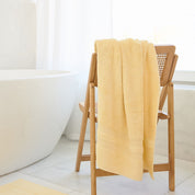 Yellow chic Elegance