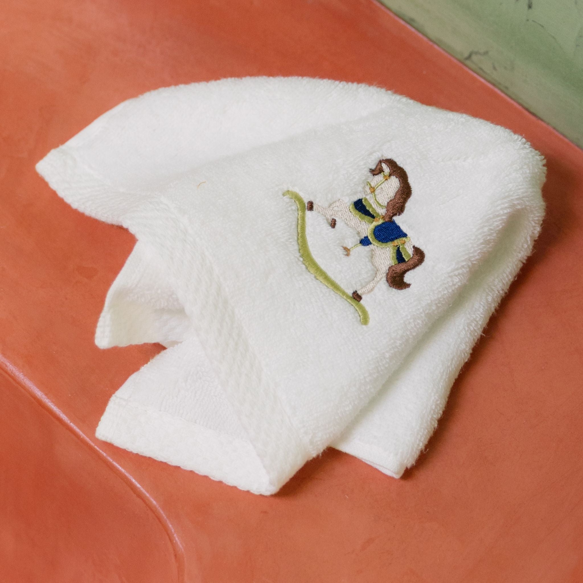 Face towel with horse embroidery - Torres Novas