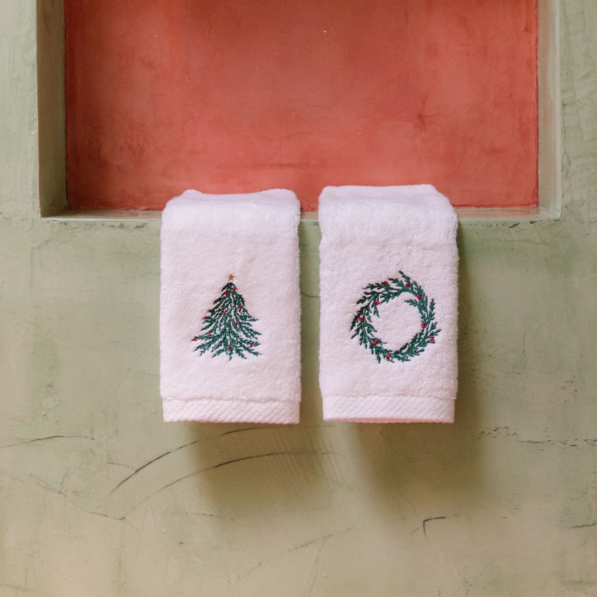 Face towel with christmas tree and wreath embroidery - Torres Novas
