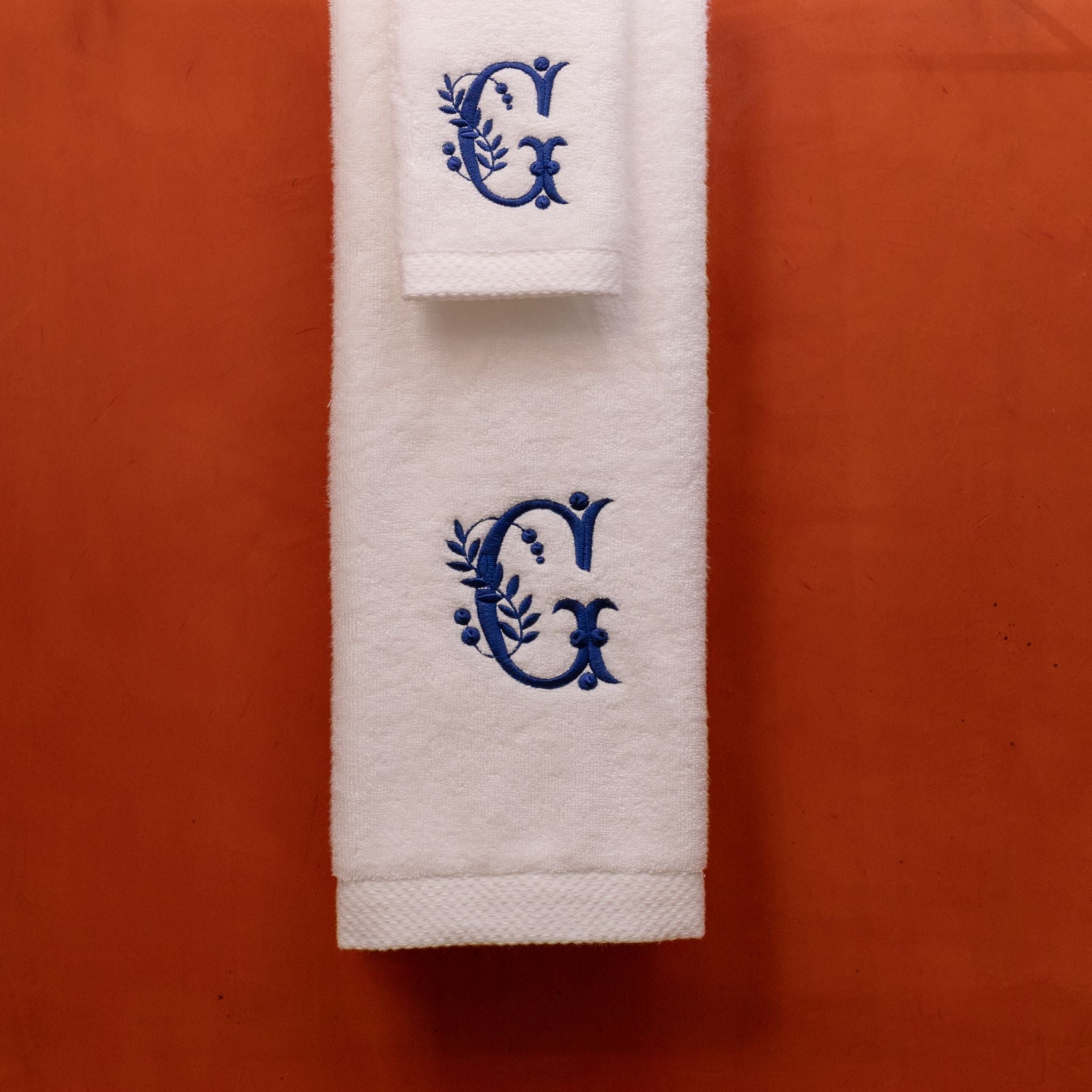 White luxus with embroidery letters - Torres Novas