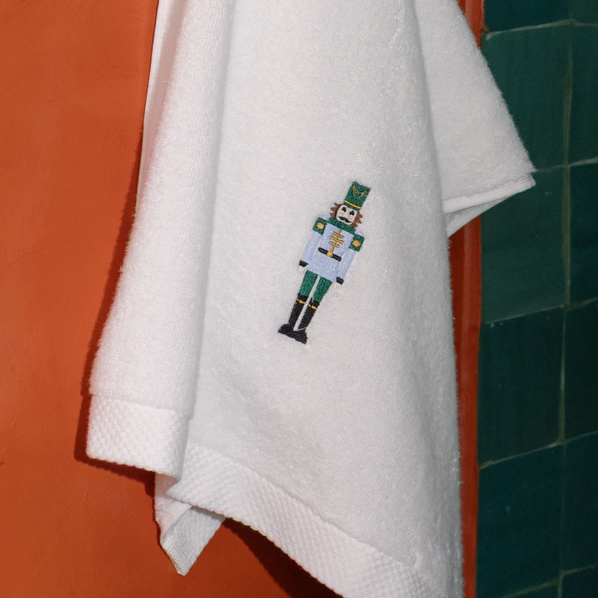 Face towel with nutcracker embroidery - Torres Novas