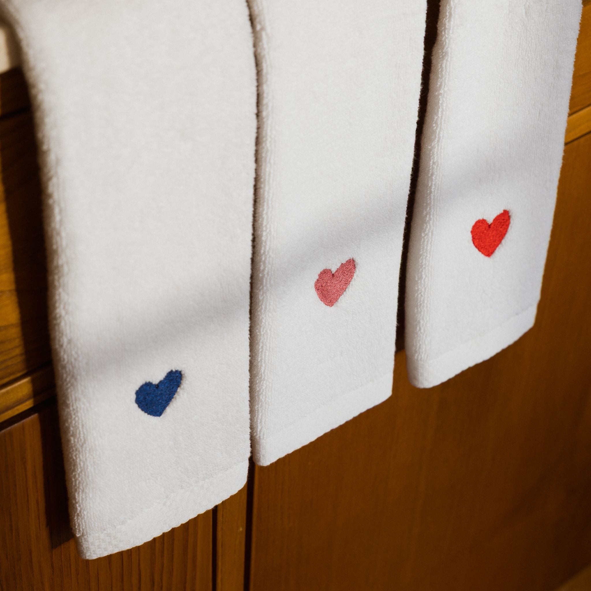 Luxus cotton bath towels embroidered hearts