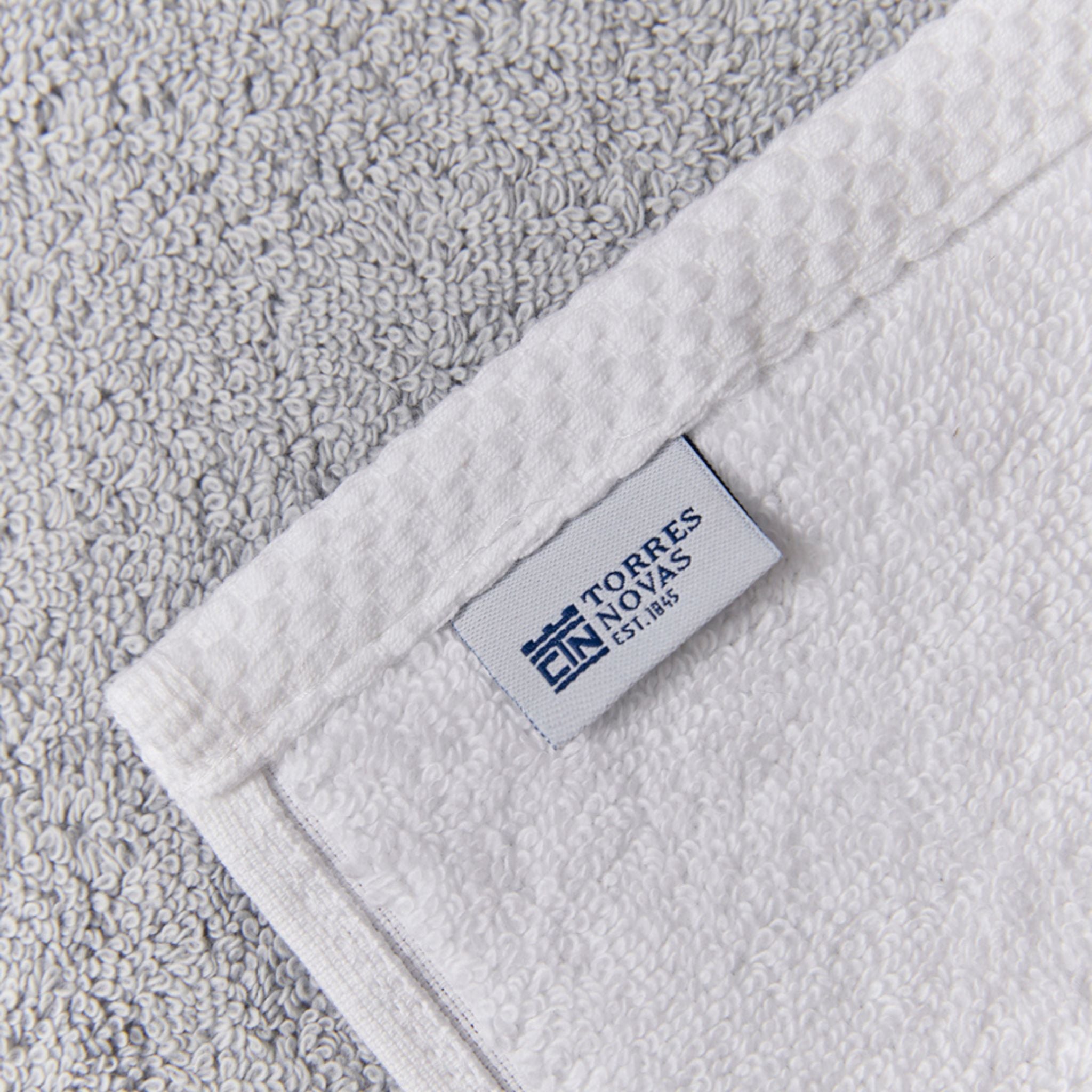 White Luxus face towel