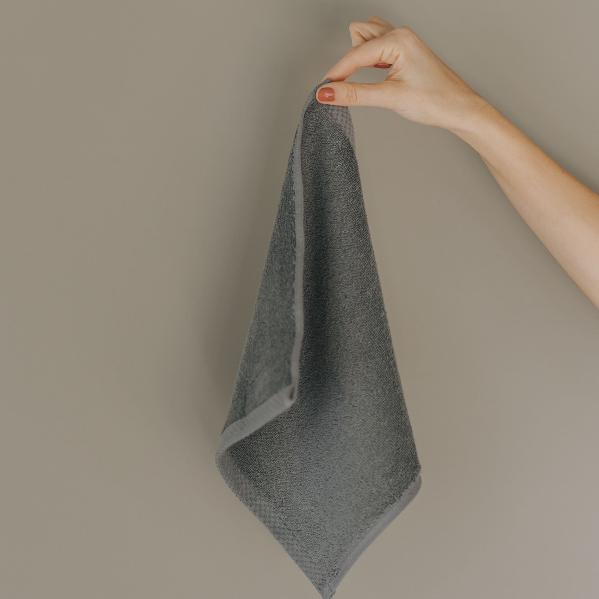 torres-novas-bath-luxus-plain-face-towel-grey-lifestyle-1.jpg