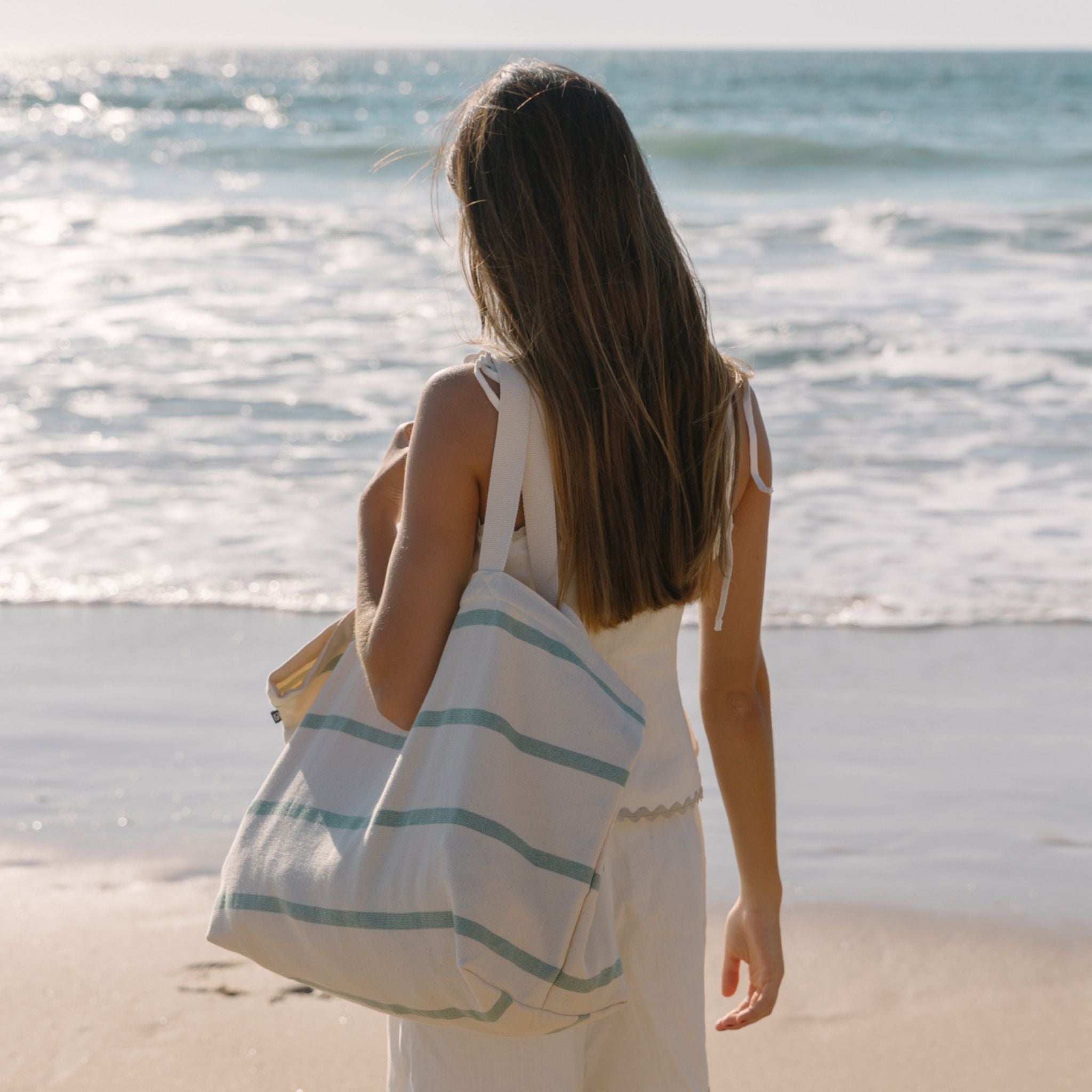 torres-novas-beach-boa-nova-horizontal-stripes-bag-green-lifestyle-3.jpg