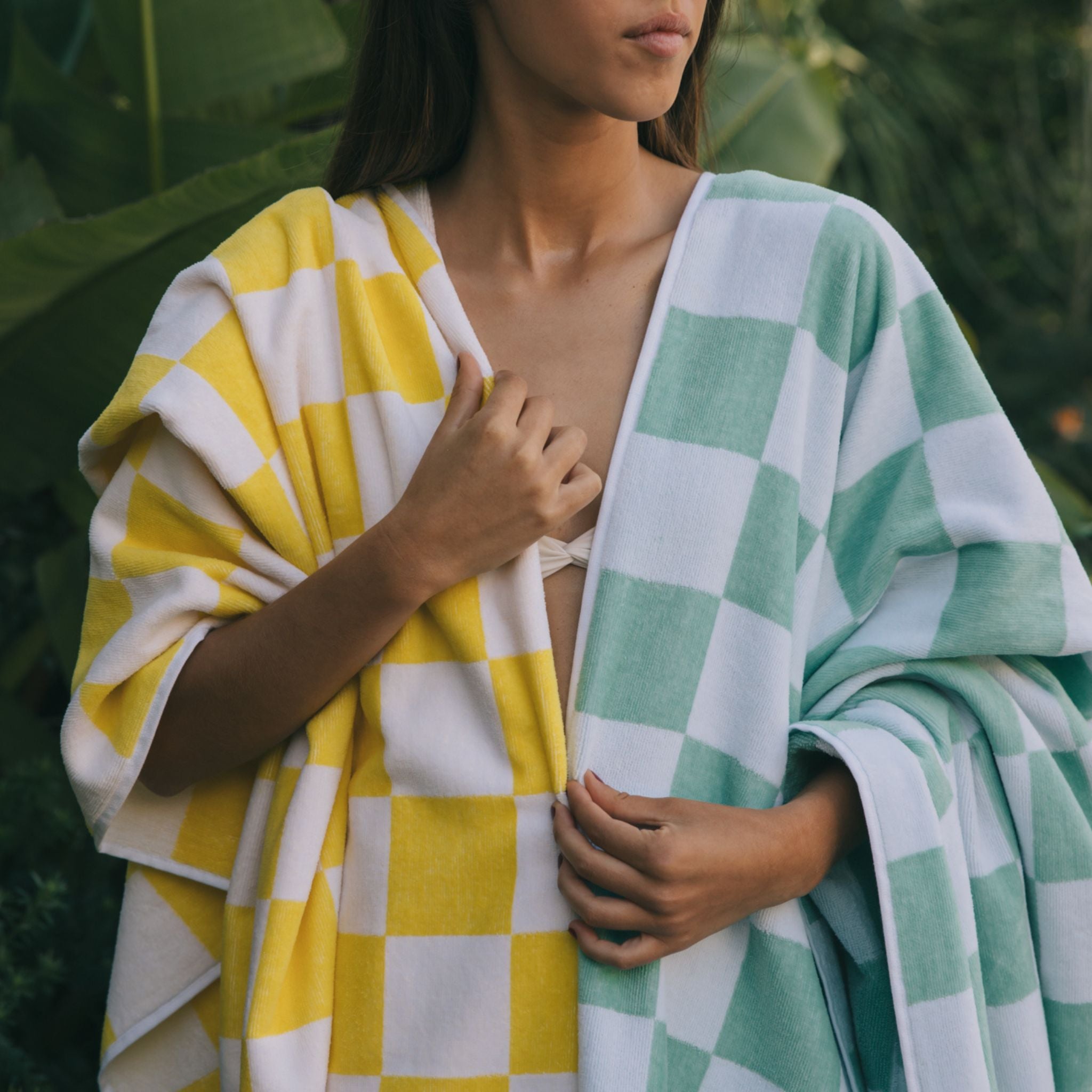 torres-novas-beach-chequered-gibalta-checkers-towel-green-lifestyle-4.jpg