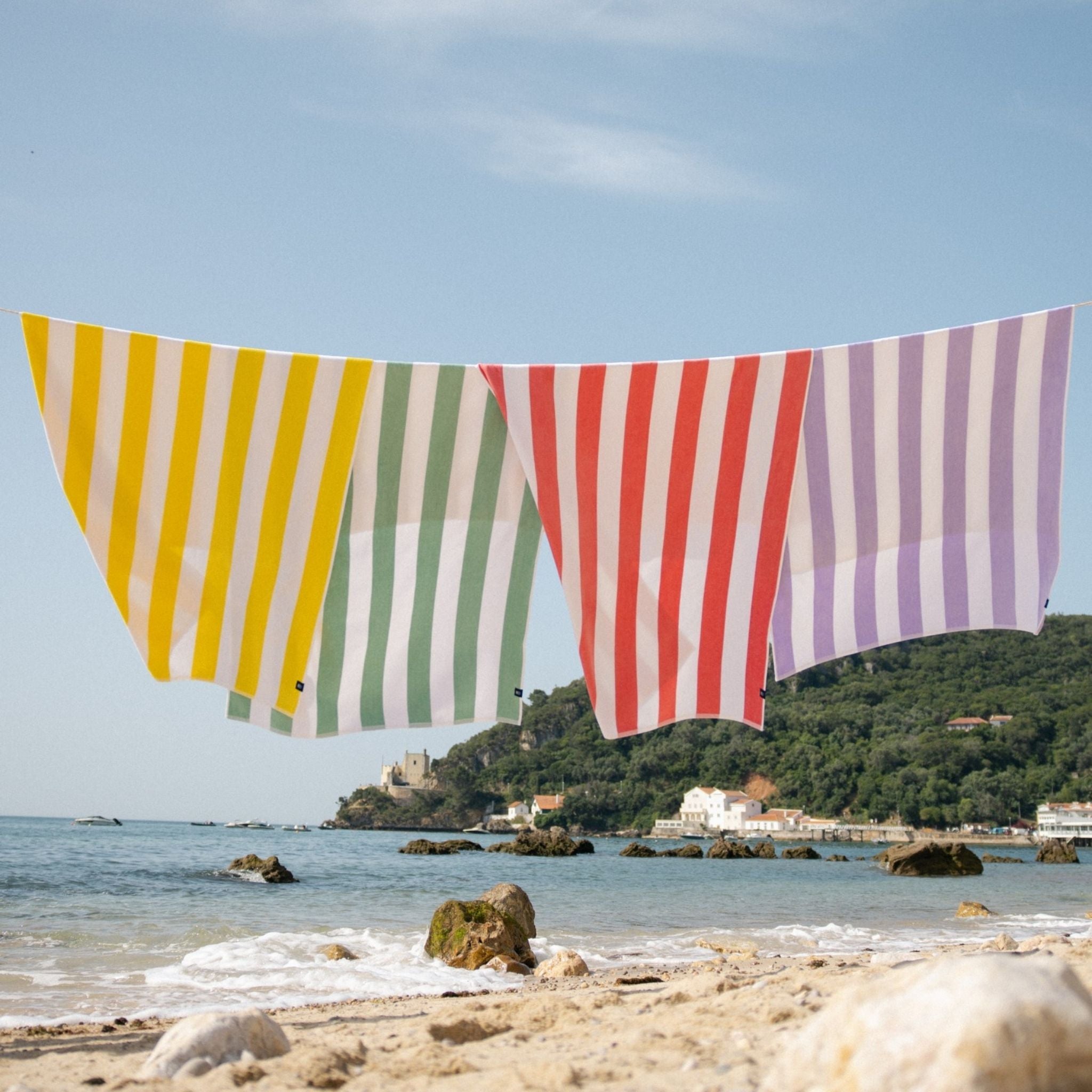 torres-novas-beach-gibalta-vertical-stripes-towel-multiple-colours-lifestyle-13.jpg