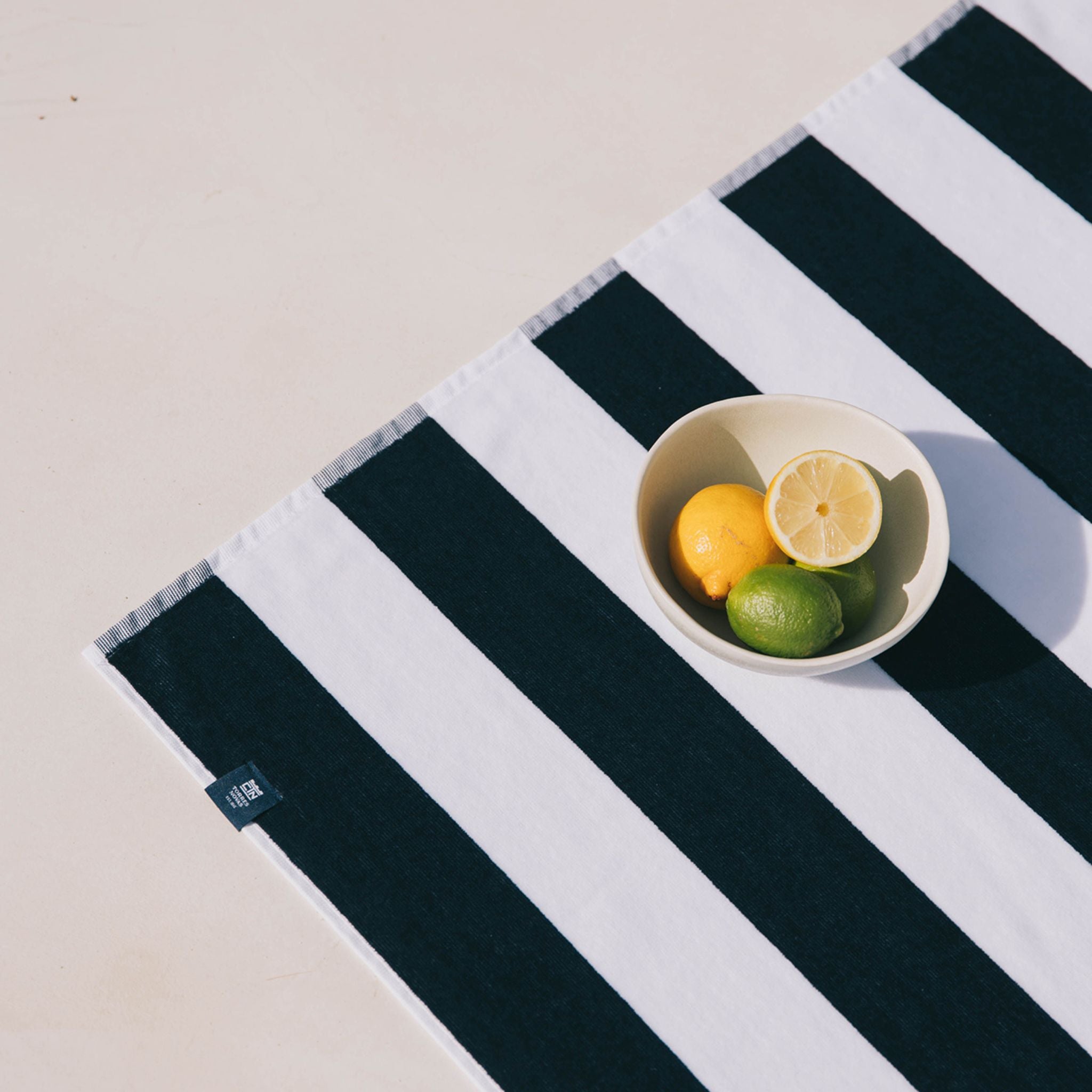 torres-novas-beach-gibalta-vertical-stripes-towel-navy-blue-lifestyle-1.jpg
