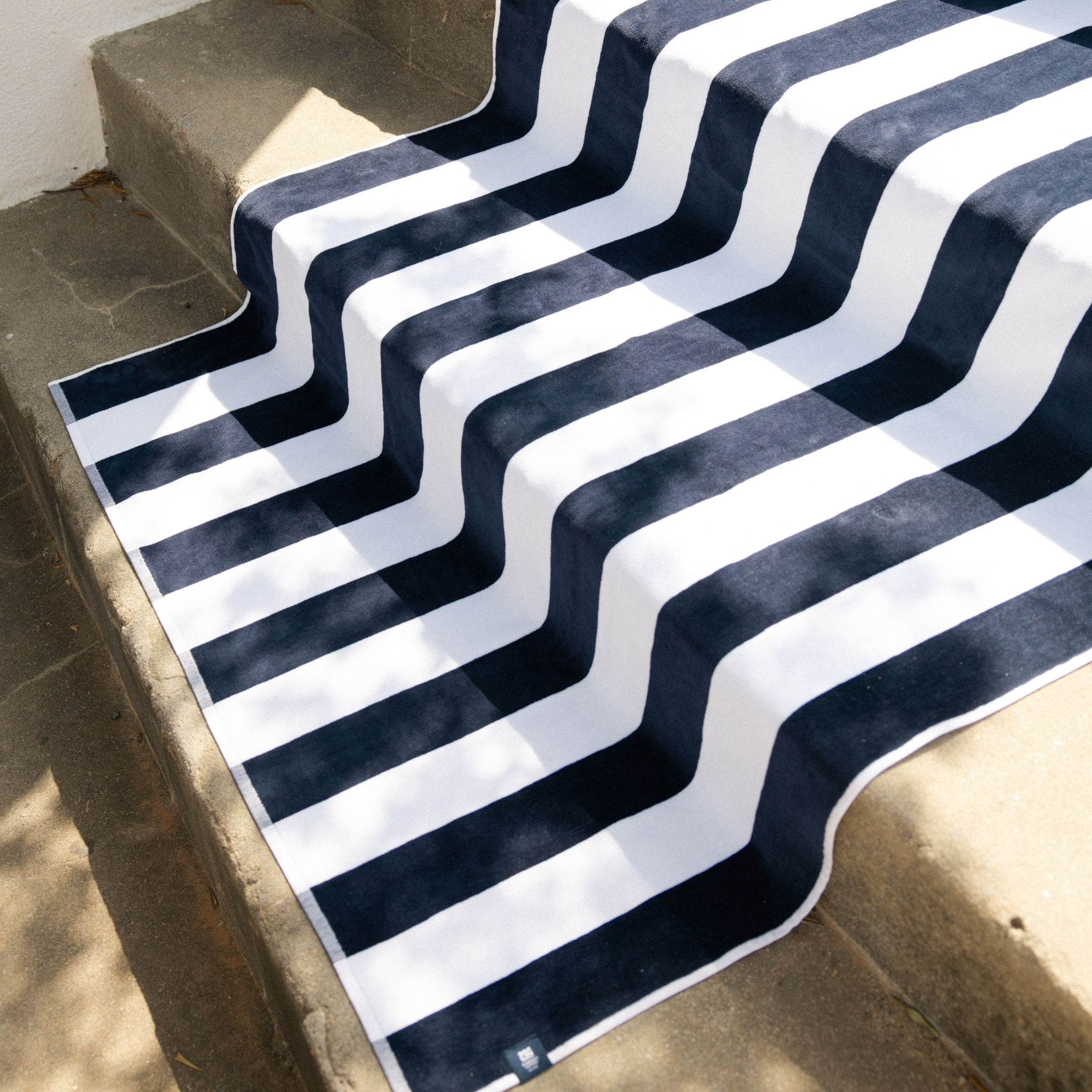 Navy blue Gibalta