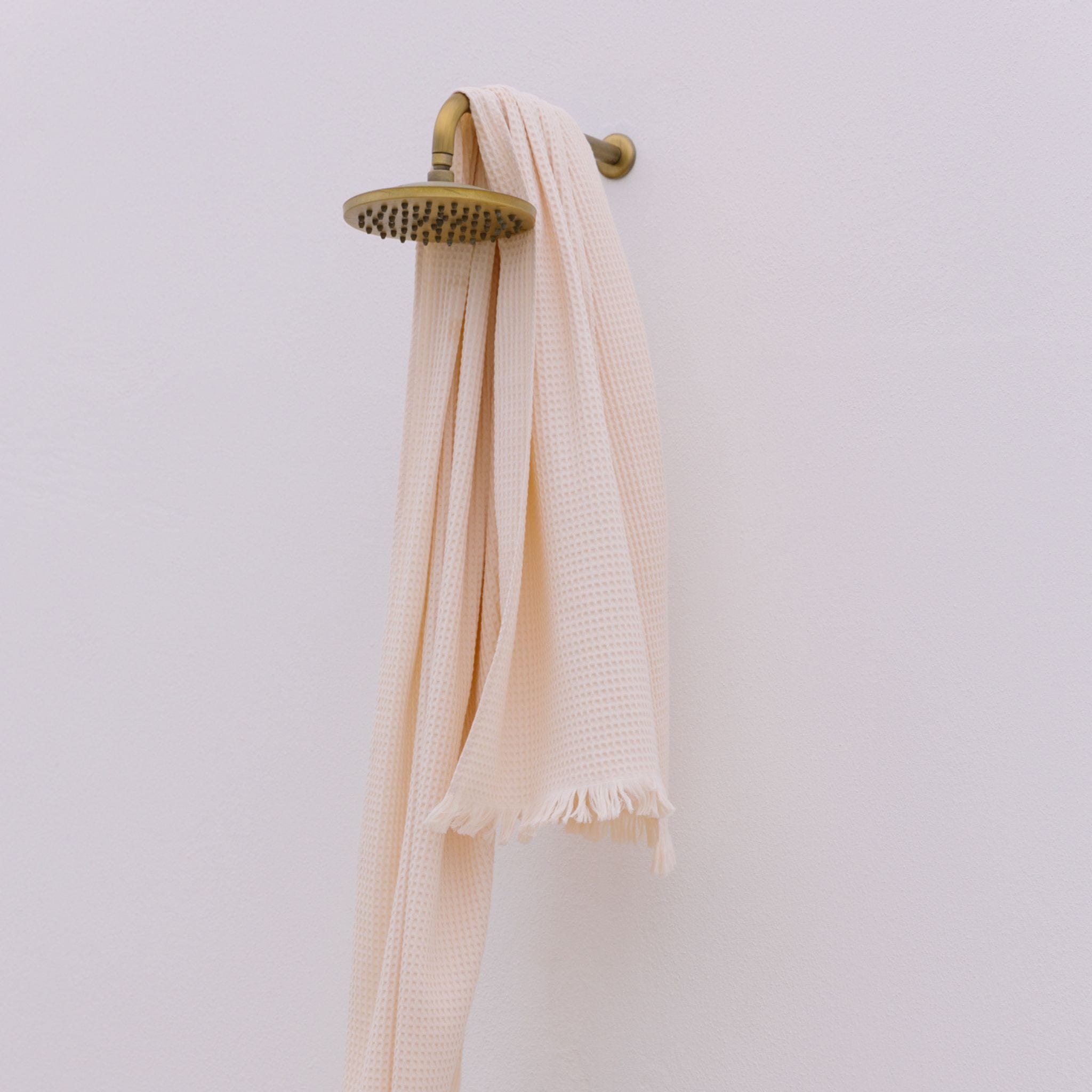 torres-novas-beach-santana-waffle-towel-natural-lifestyle-2_1a851601-7268-4e14-b502-abb77319aea1.jpg