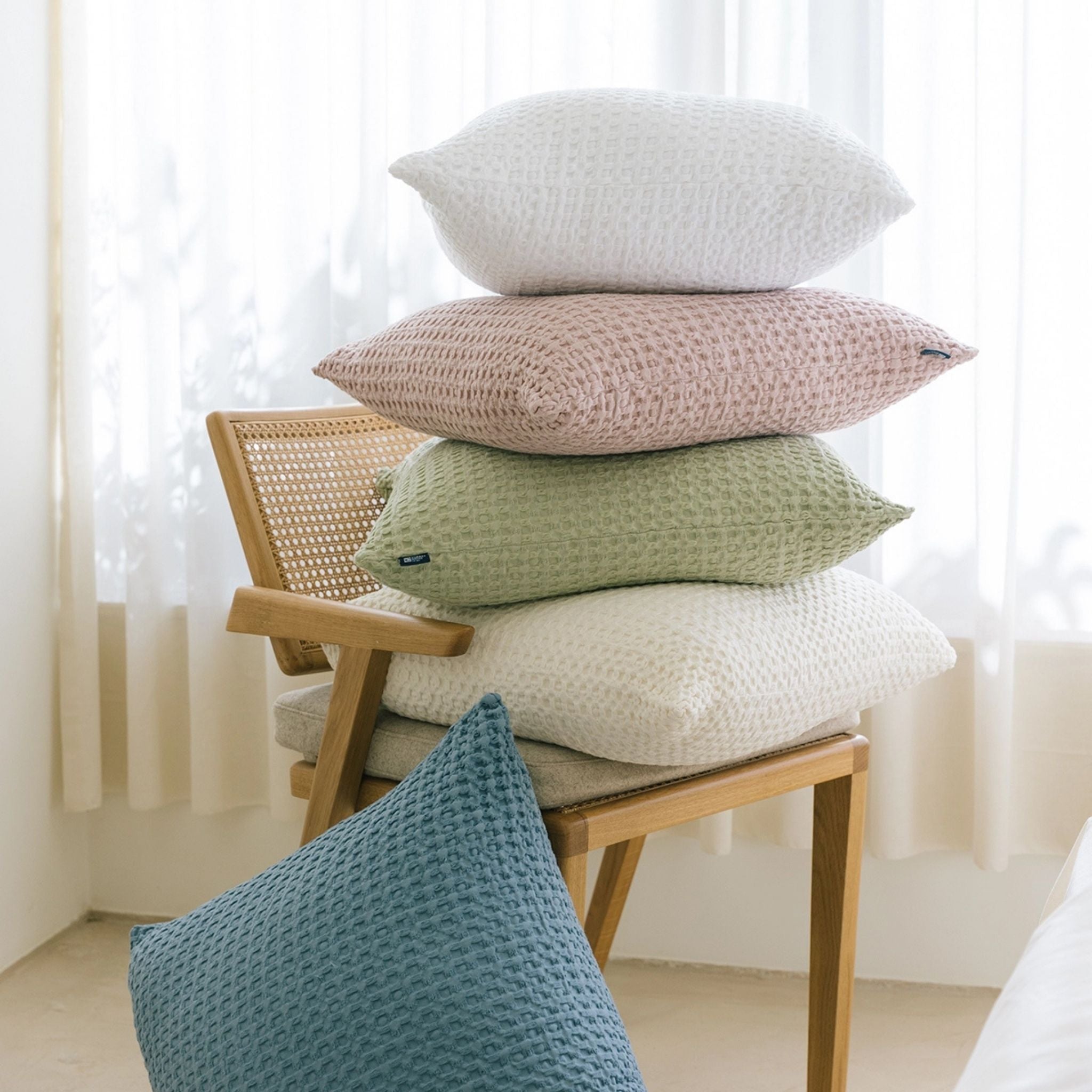 torres-novas-bed-santa-luzia-waffle-bedspreads-multiple-colours-lifestyle-2.jpg