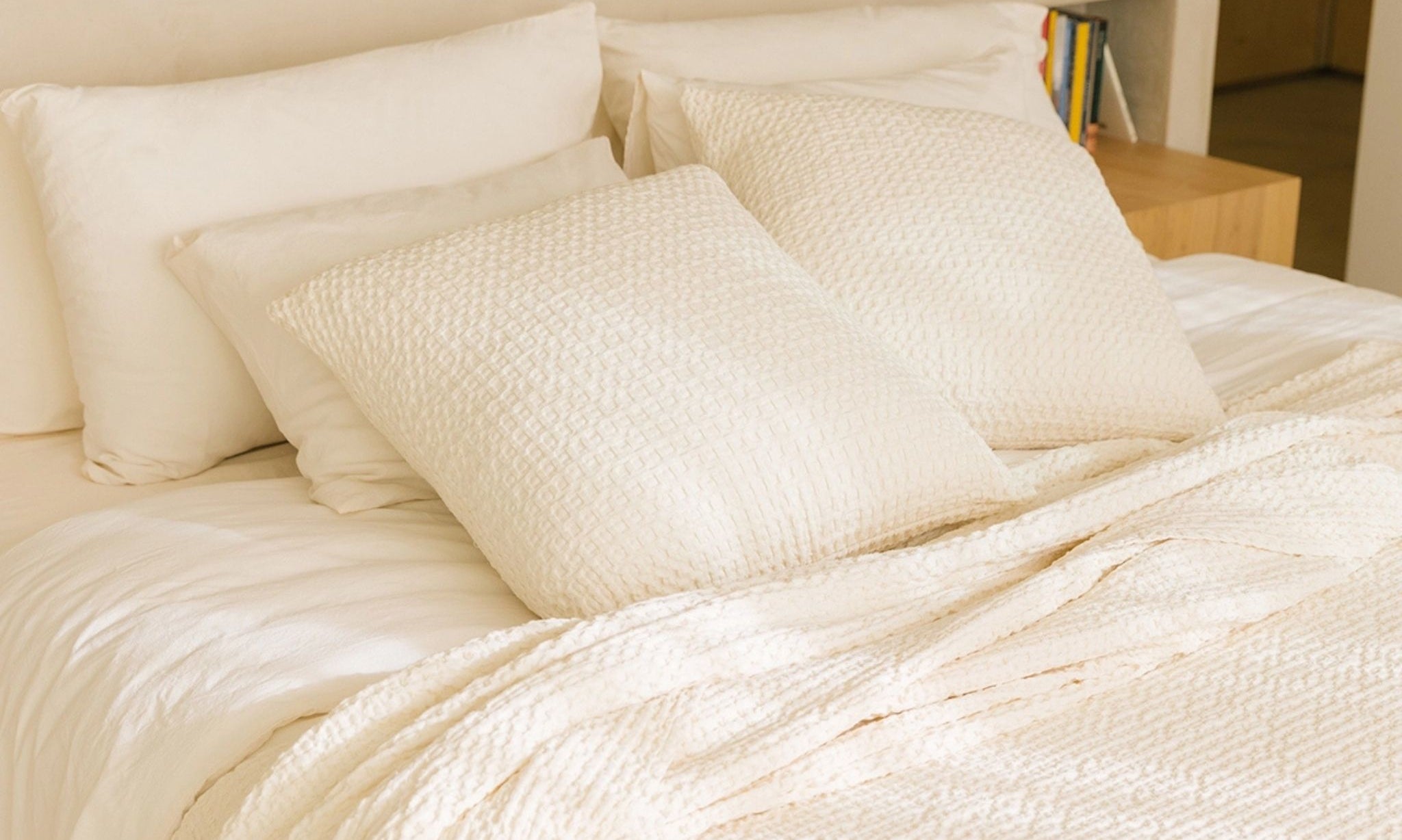 torres-novas-bed-santa-luzia-waffle-bedspreads-natural-lifestyle-1.jpg