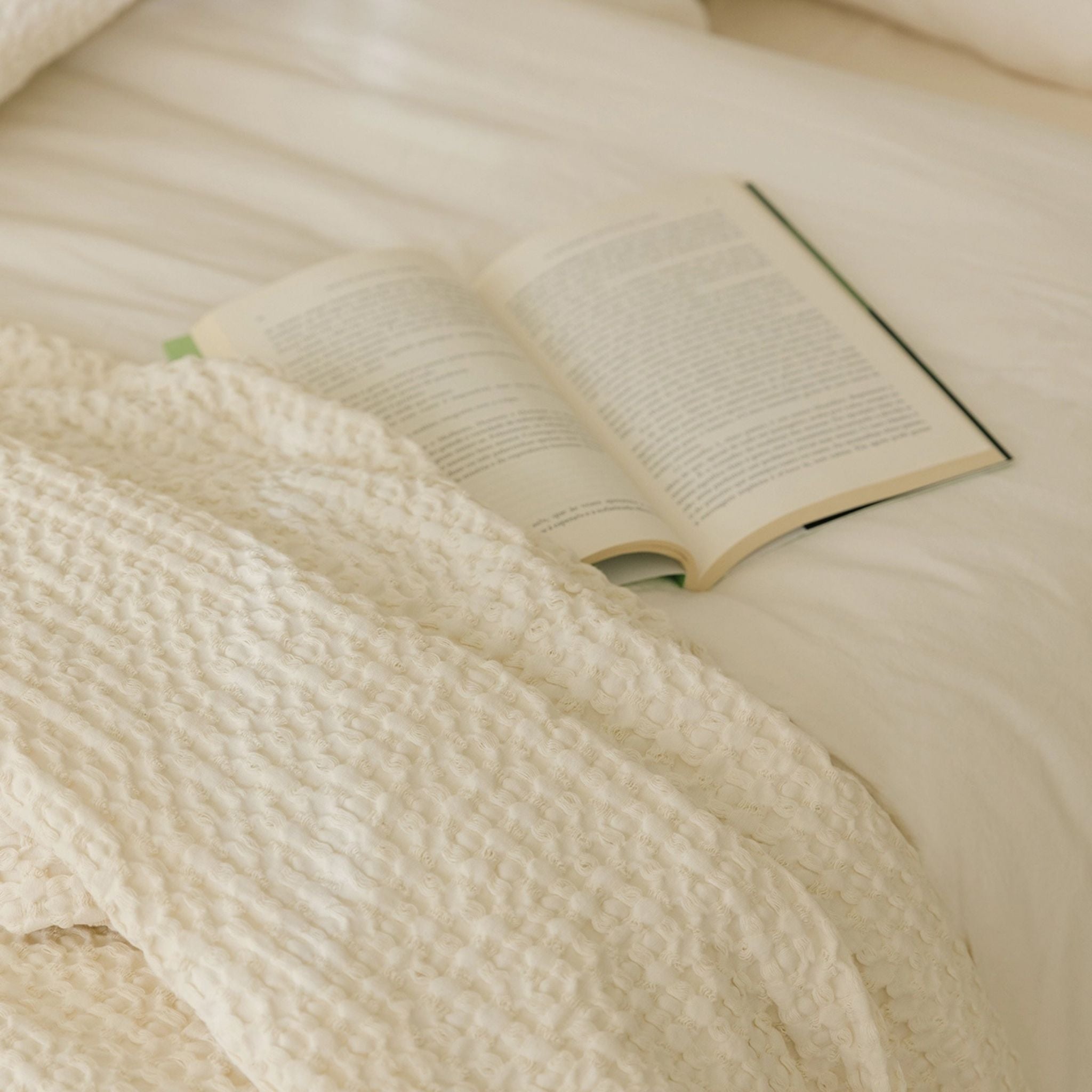 torres-novas-bed-santa-luzia-waffle-bedspreads-natural-lifestyle-3.jpg