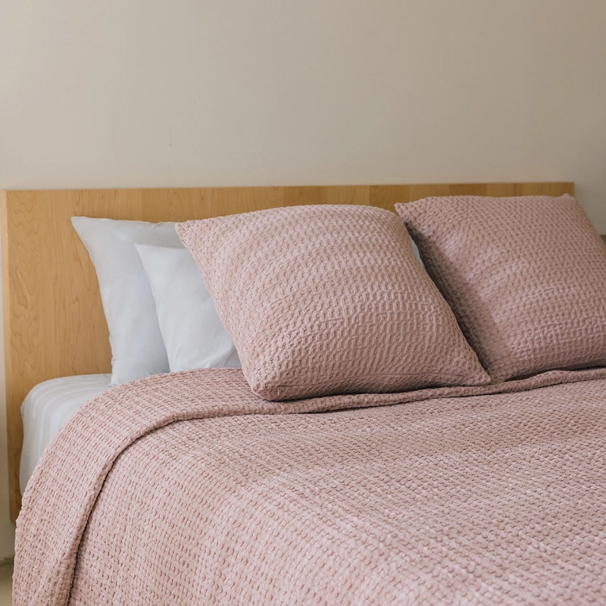 Old pink Santa Luzia Waffle Bedspreads