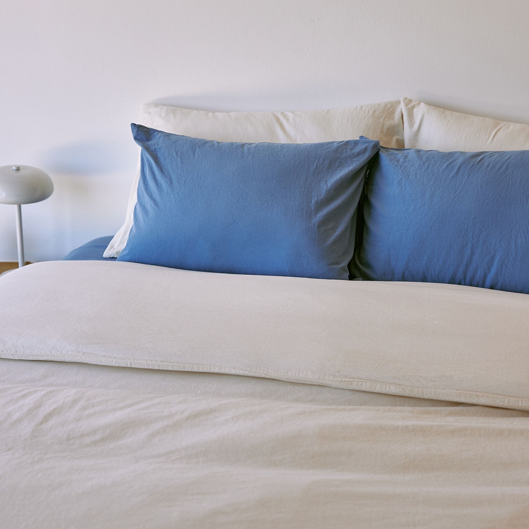 torres-novas-bed-tavira-washed-cotton-bed-linen-blue-lifestyle-7.jpg