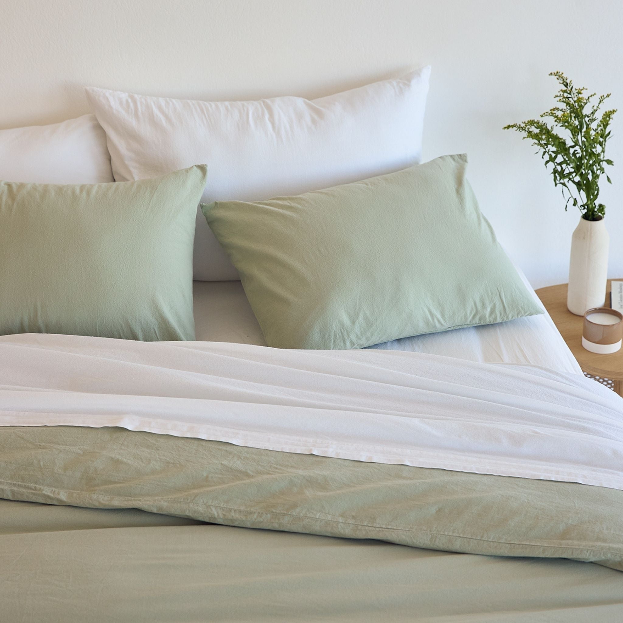 torres-novas-bed-tavira-washed-cotton-bed-linen-khaki-green-lifestyle-4.jpg