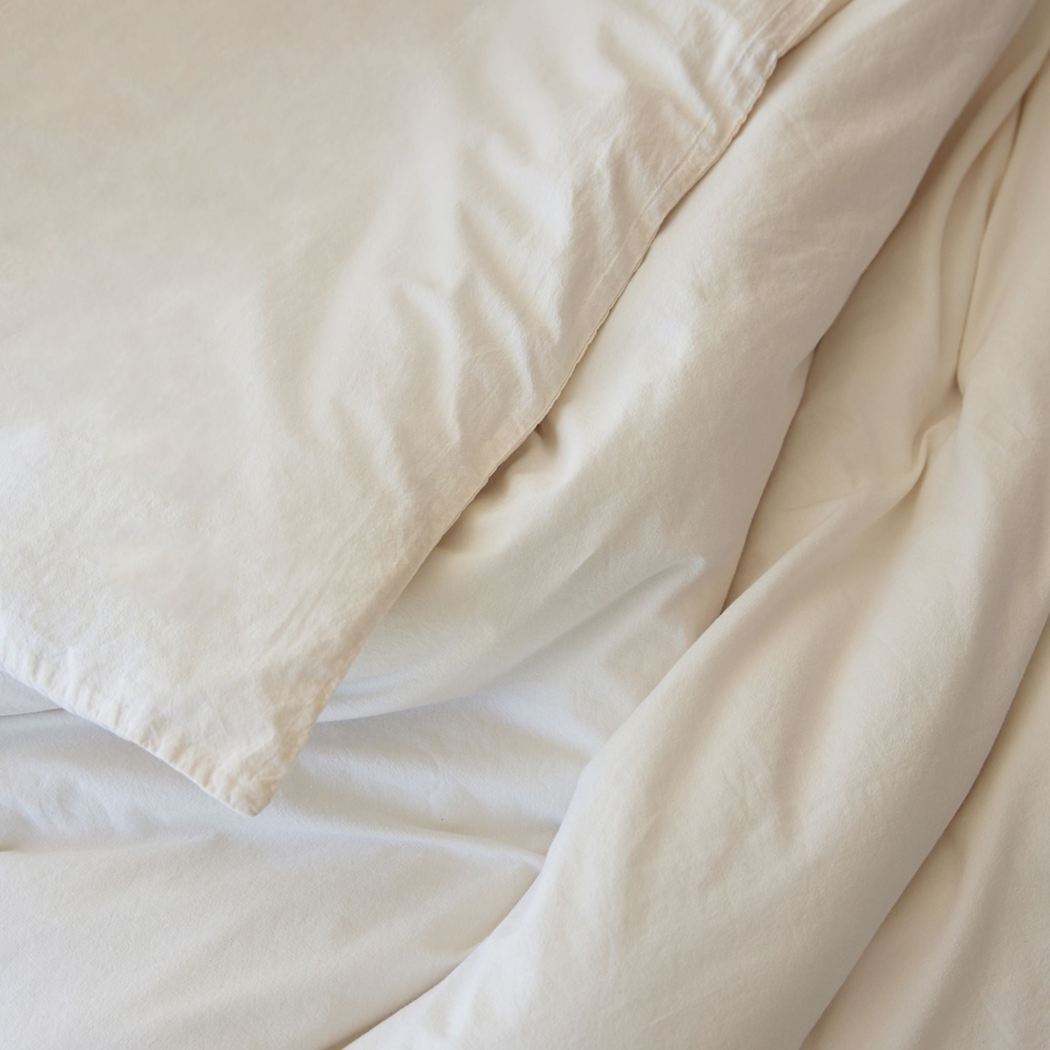 torres-novas-bed-tavira-washed-cotton-bed-linen-natural-lifestyle-2.jpg