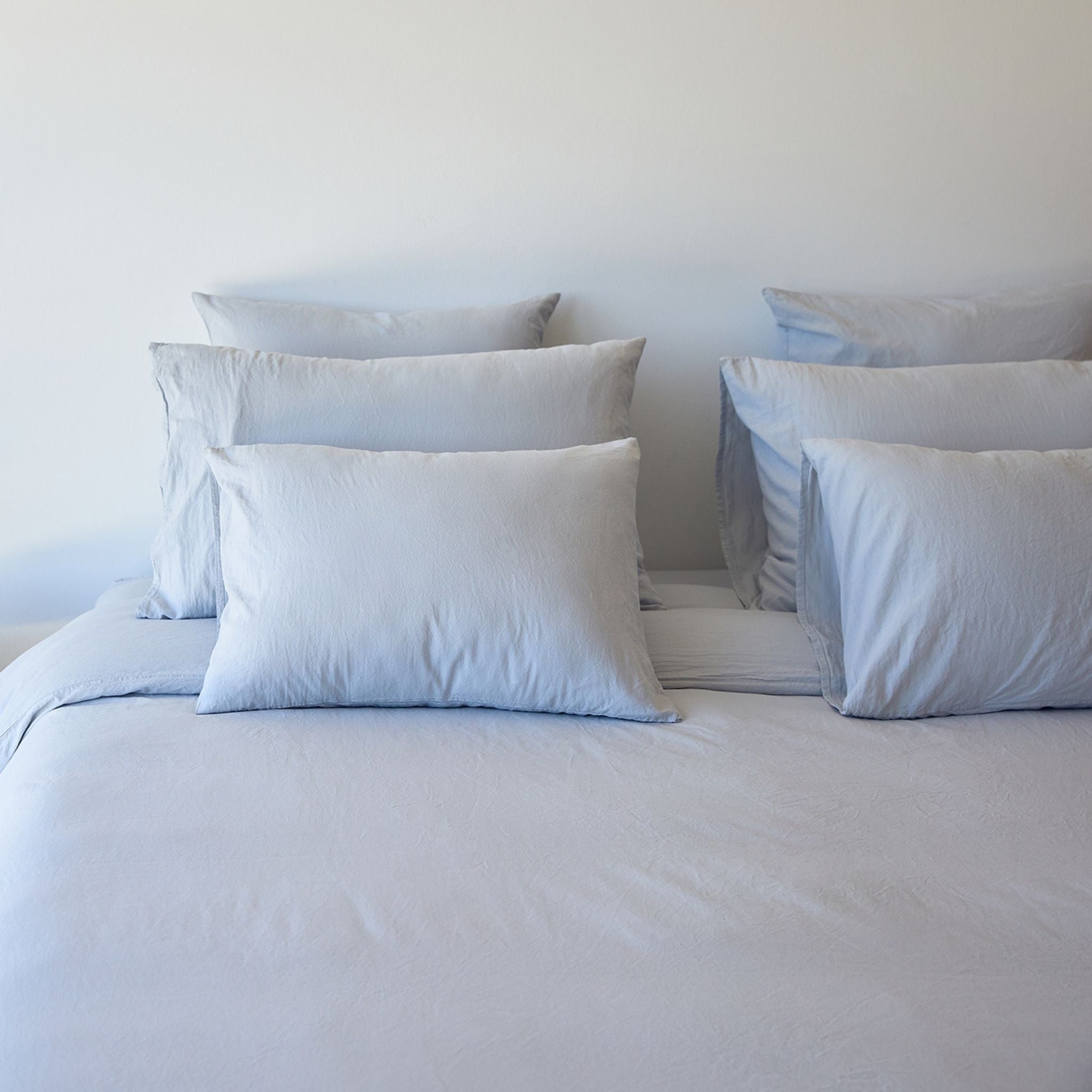 torres-novas-bed-tavira-washed-cotton-bed-linen-silver-grey-lifestyle-1.jpg