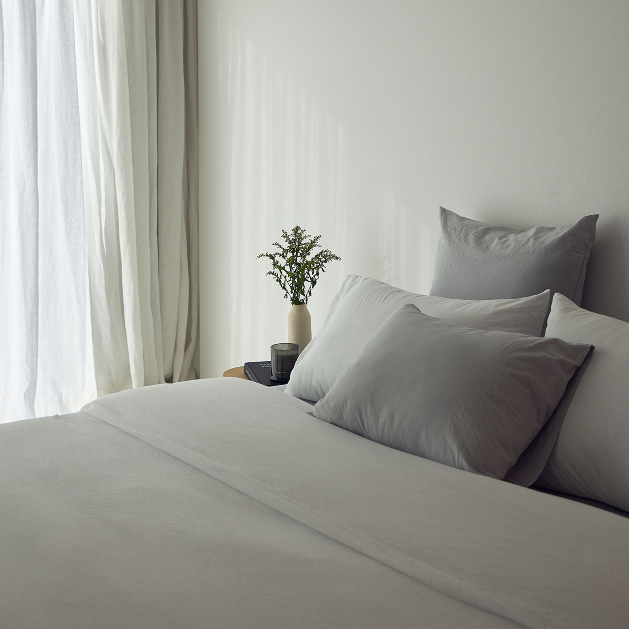 torres-novas-bed-tavira-washed-cotton-bed-linen-silver-grey-lifestyle-5.jpg