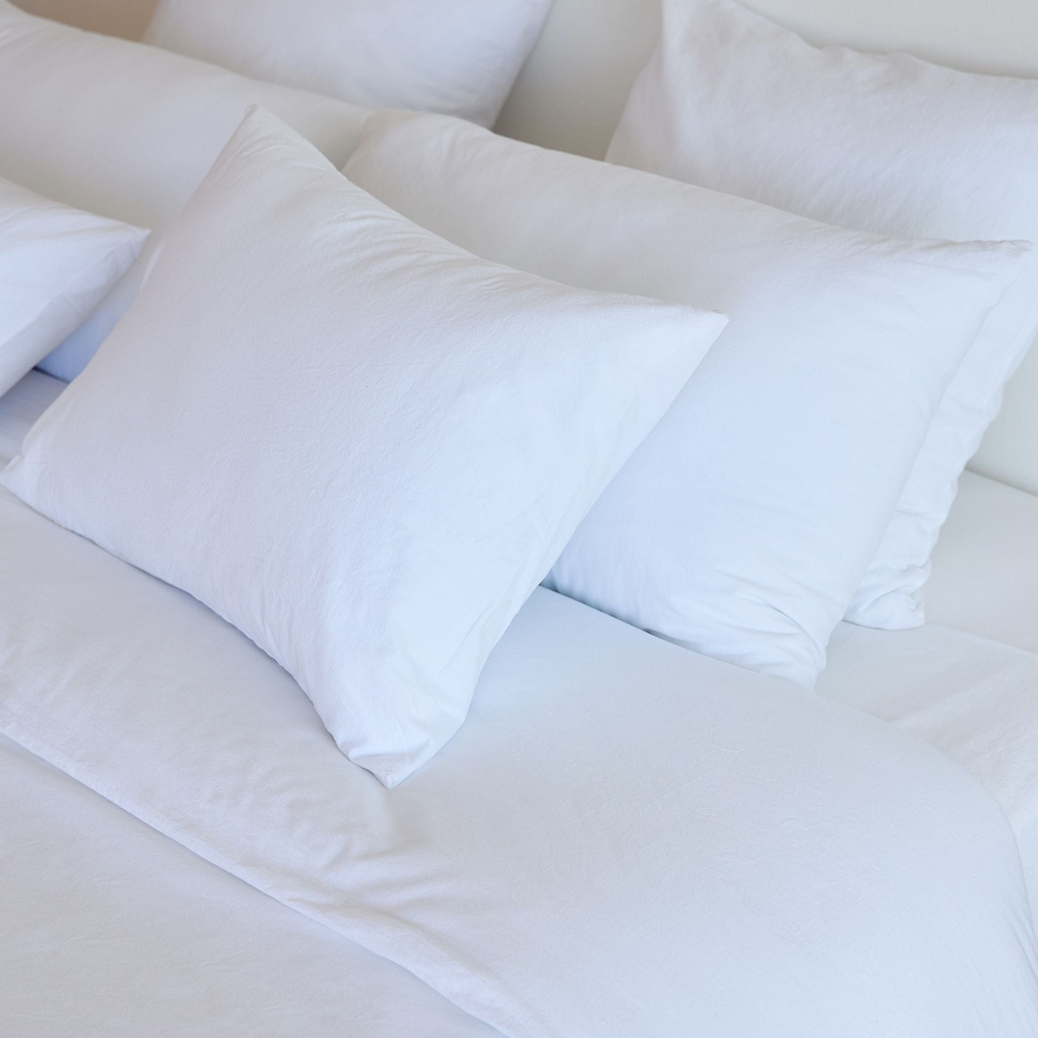 torres-novas-bed-tavira-washed-cotton-bed-linen-white-lifestyle-6.jpg