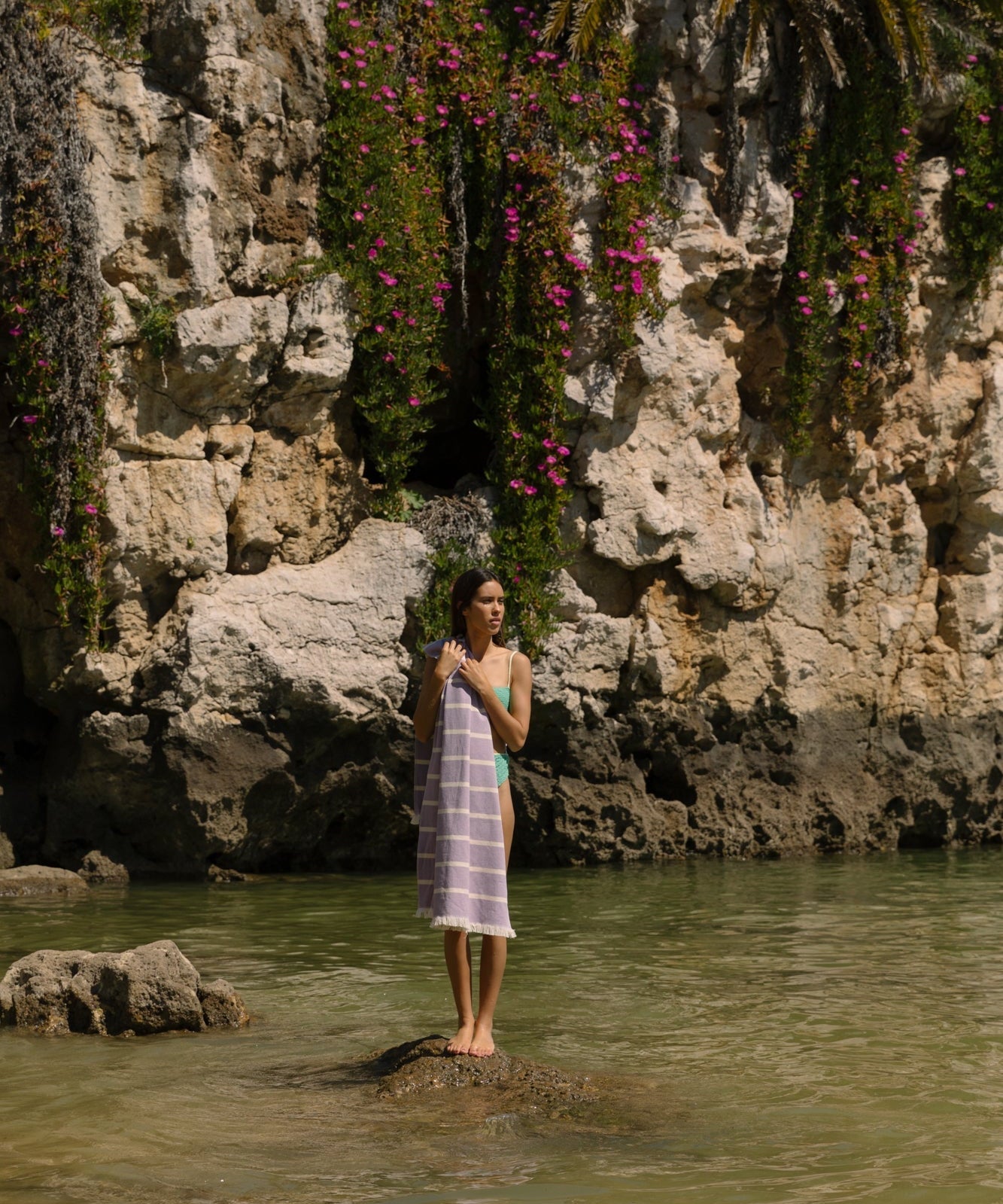 torres-novas-belem-beach-towels-horizontal-stripes-model-lavender-1_2906736c-7df6-40a5-a218-53105c30ad2e.jpg