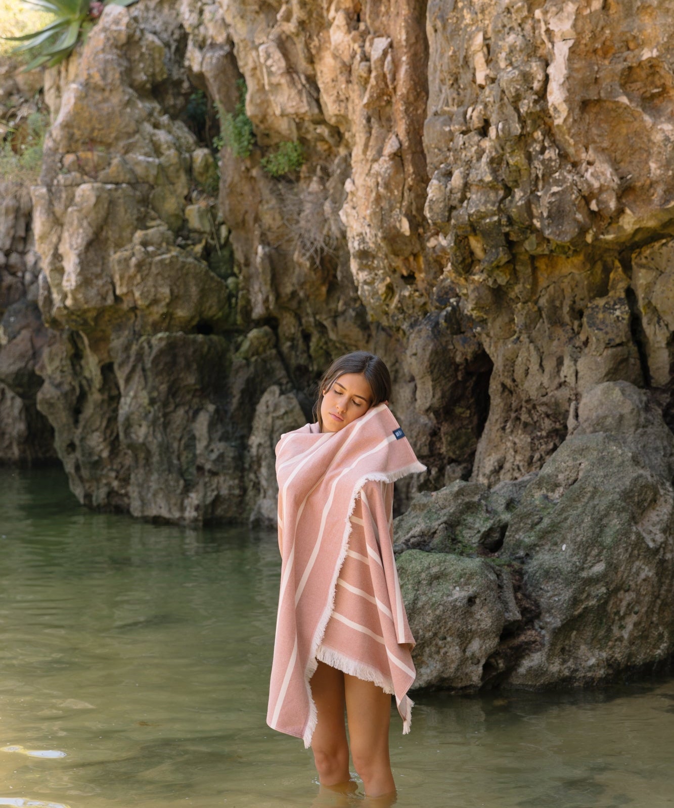 torres-novas-belem-beach-towels-horizontal-stripes-model-terracotta-1_73fba7ec-70aa-4f09-b5cb-f3da1d10c5d2.jpg