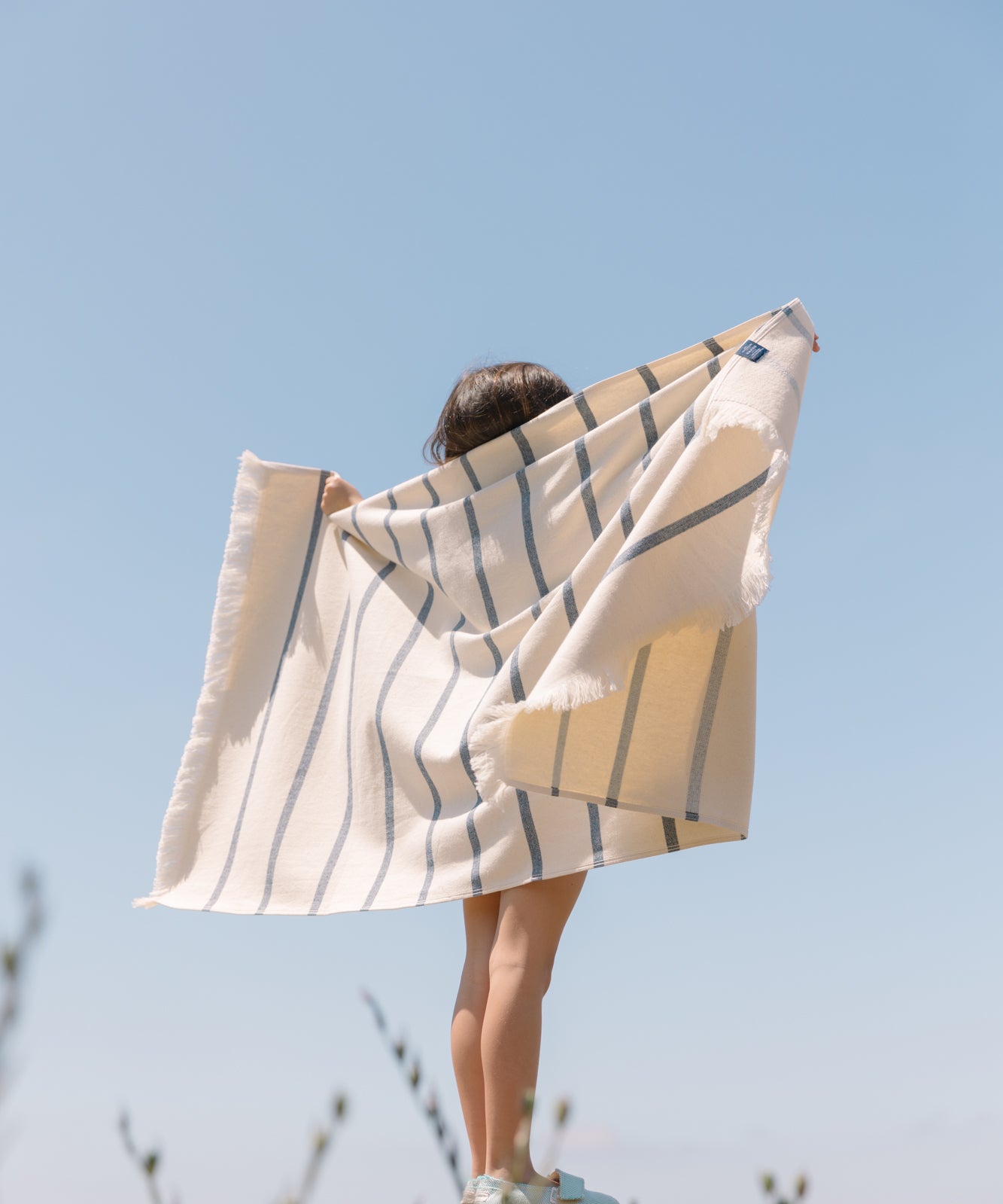 torres-novas-boa-nova-beach-towels-horizontal-stripes-model-blue-4.jpg