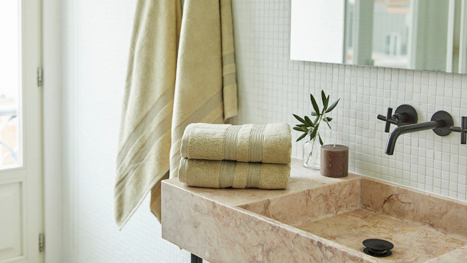 torres-novas-elegance-bath-towels-product-khaki-green-6_be9f4943-4dd5-4110-88b9-09eb9b587011.jpg