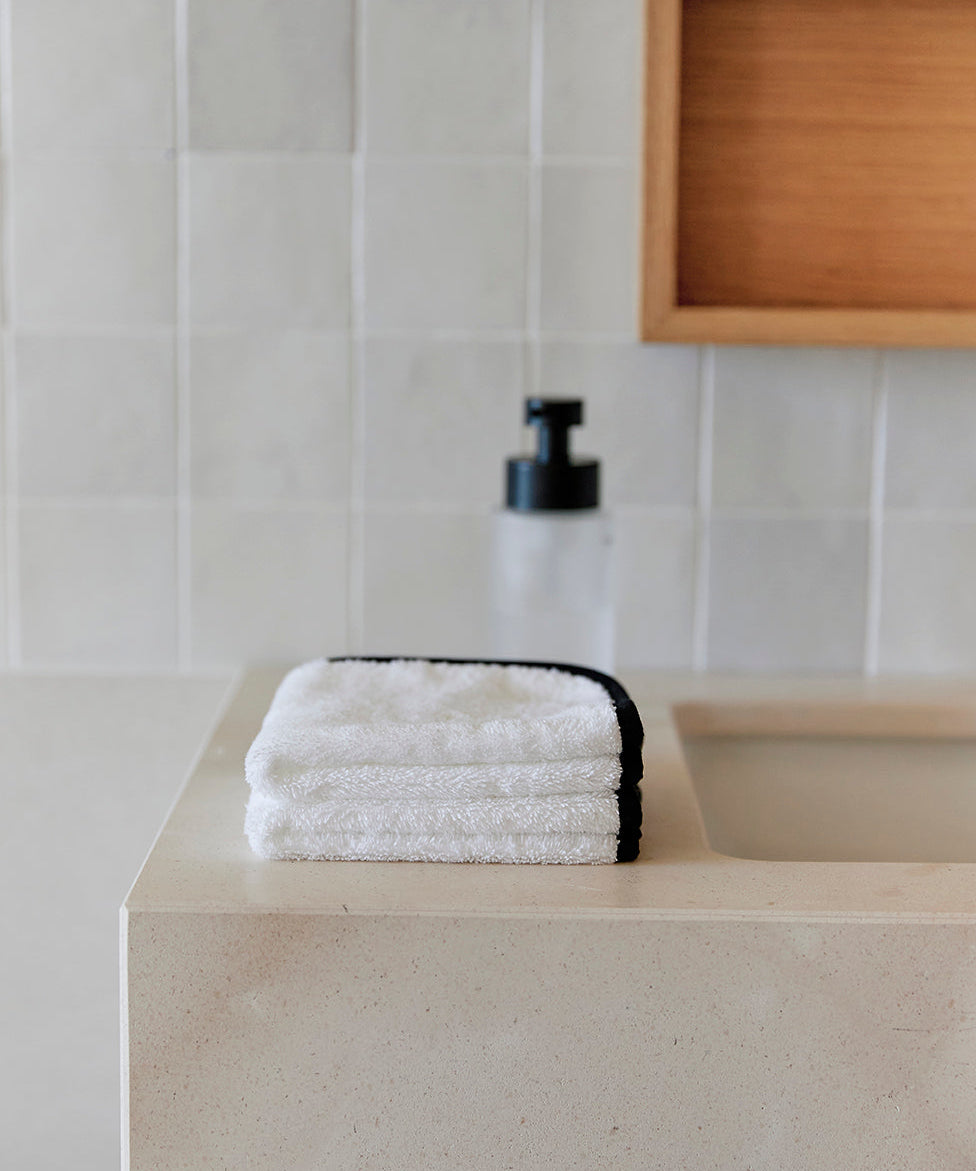 Black Mira face towel - Torres Novas
