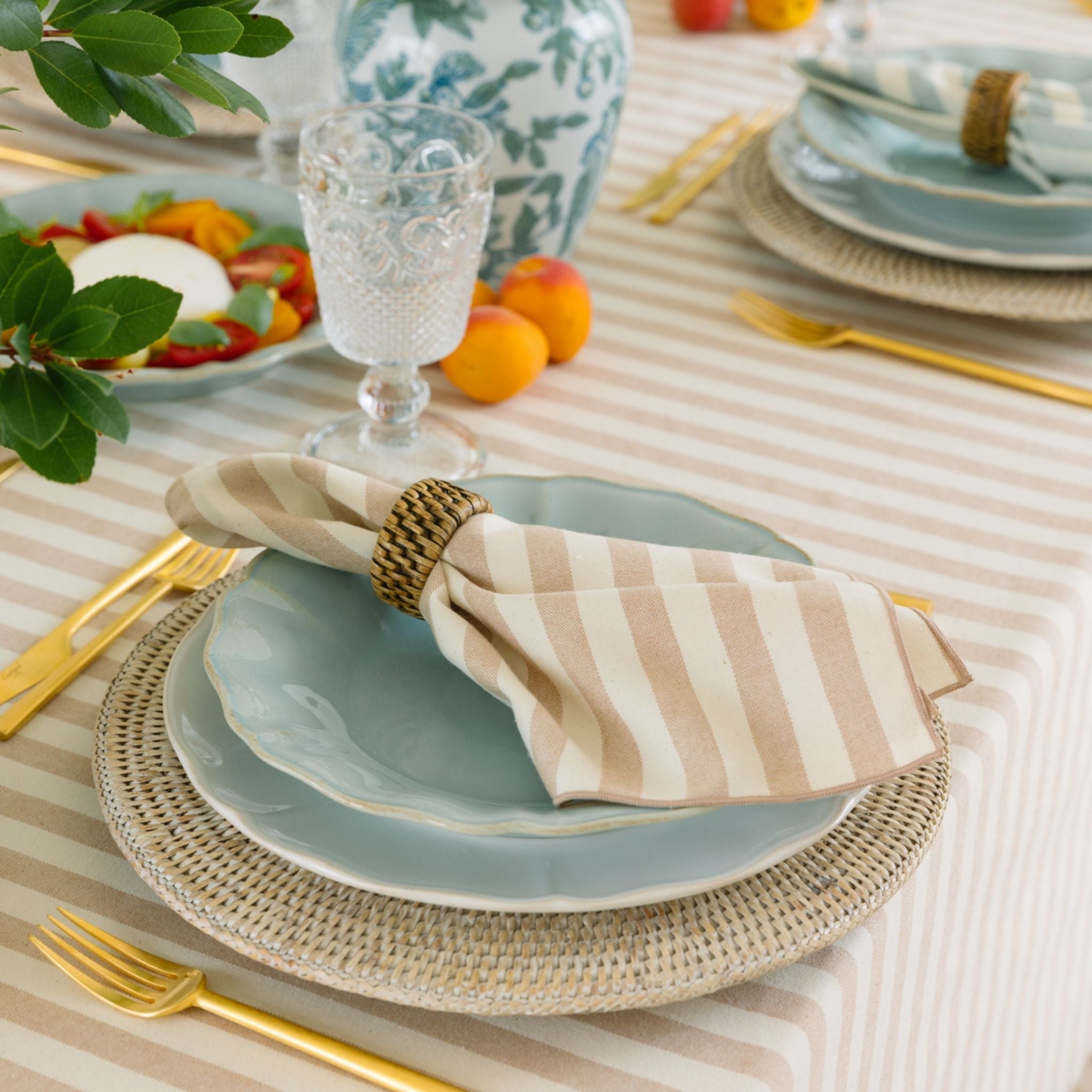 torres-novas-table-barra-horizontal-stripes-napkin-beige-lifestyle-2_52bb0542-58aa-4a76-9d34-f7913661c7e8.jpg
