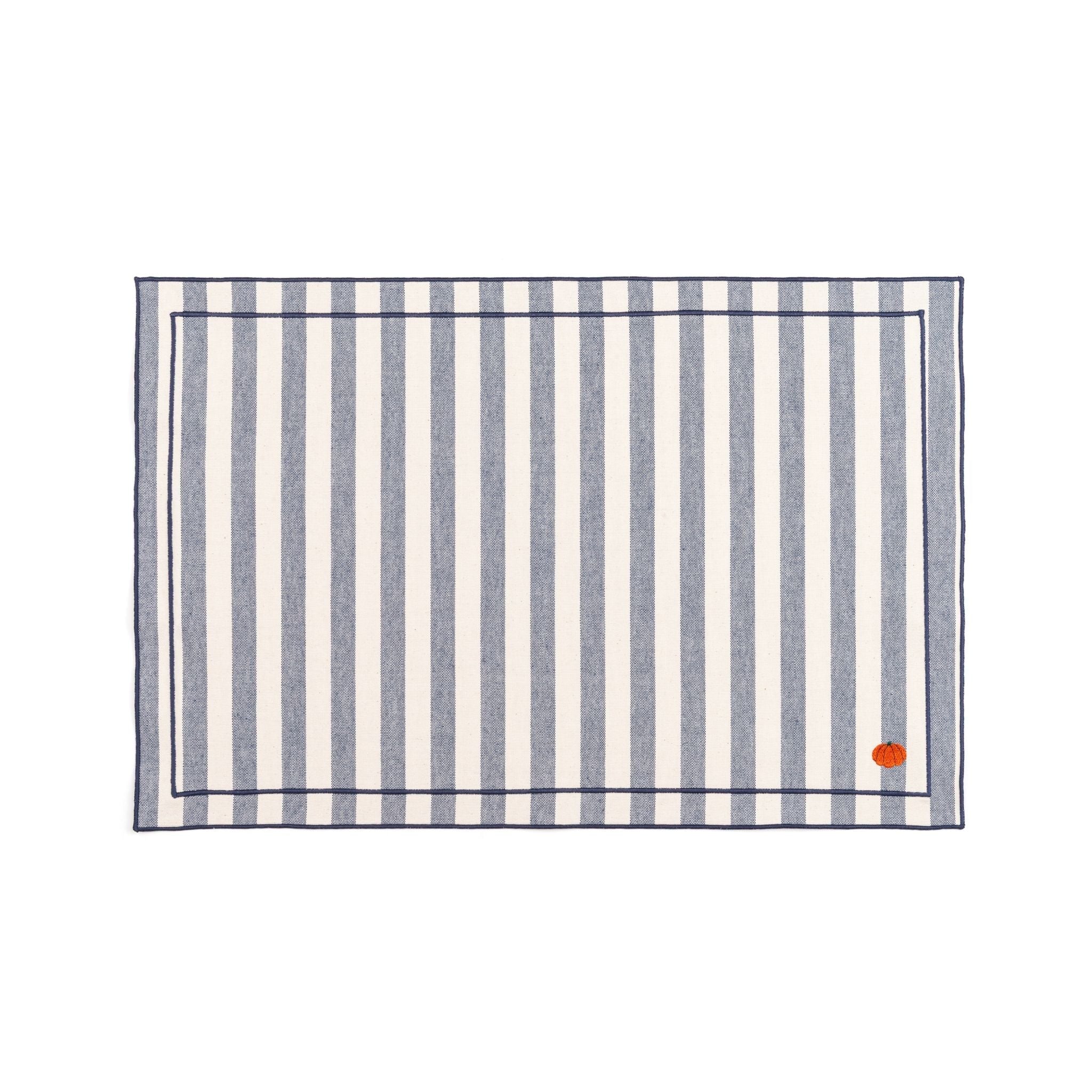 Barra cotton table linen with embroidered autumn motifs