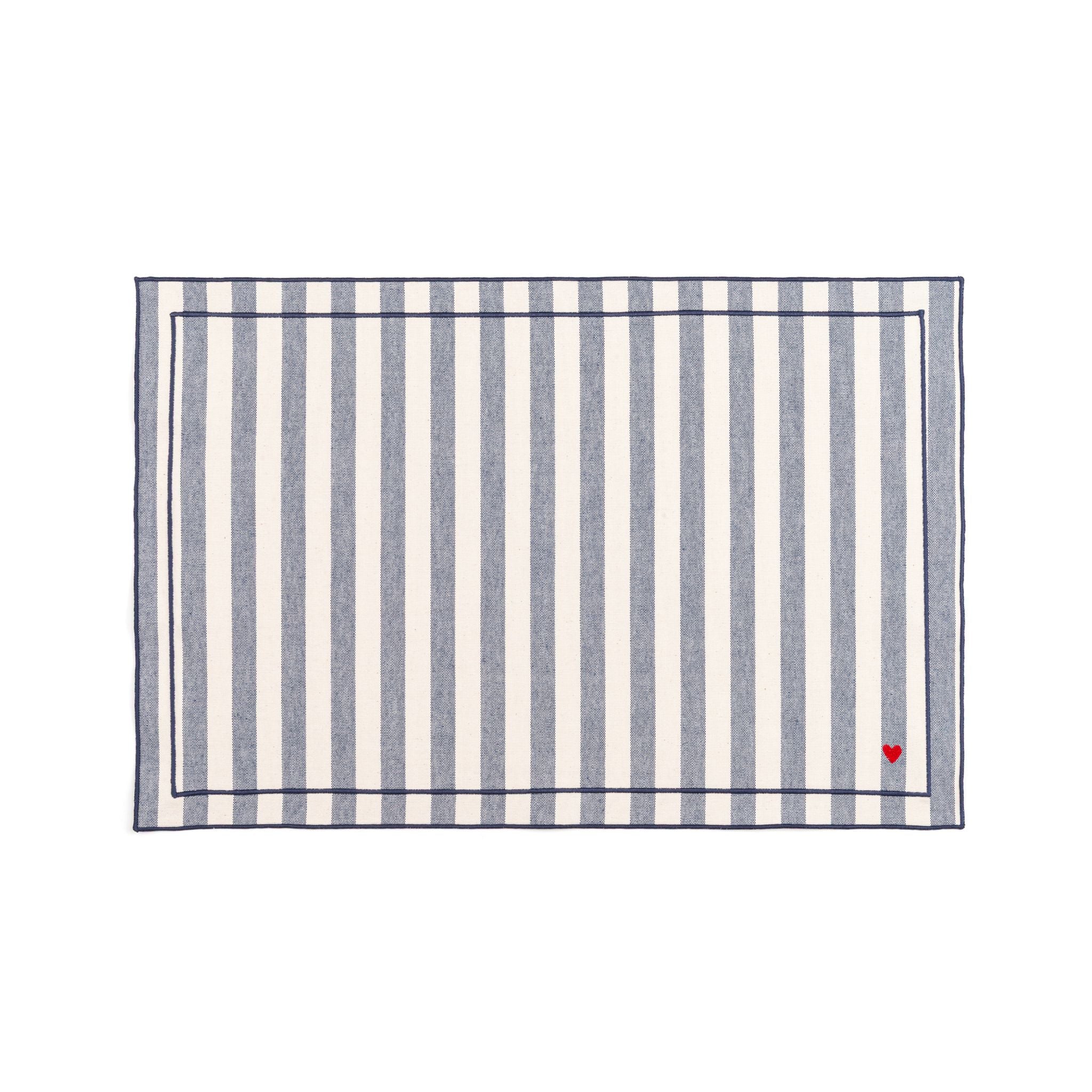 Barra cotton table linen with embroidered hearts