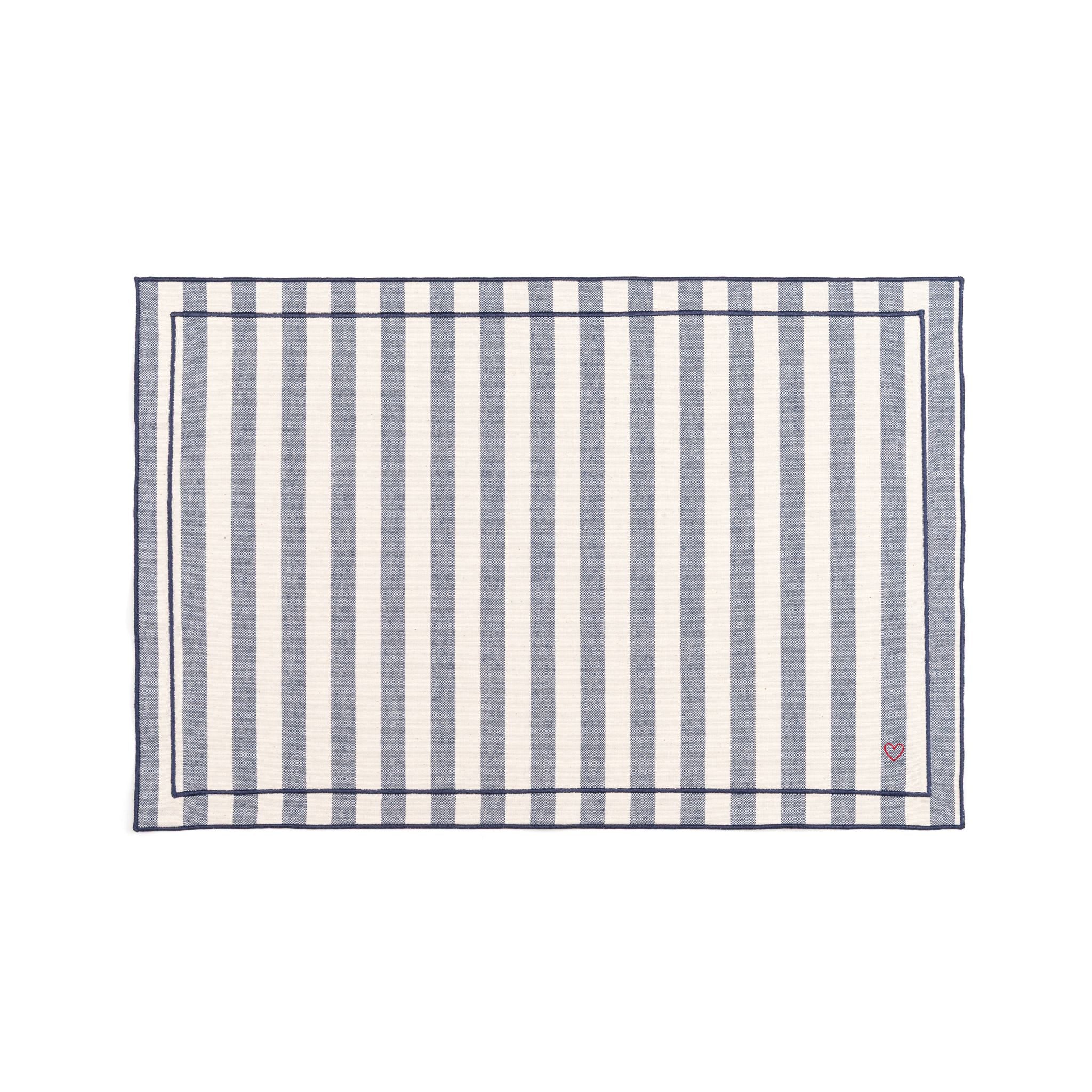 Barra cotton table linen with embroidered hearts