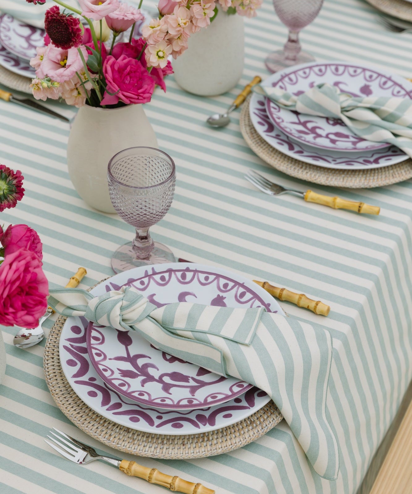 torres-novas-table-linen-barra-green-3_9e0c46e0-3960-479b-9aa8-7c82374795e4.jpg