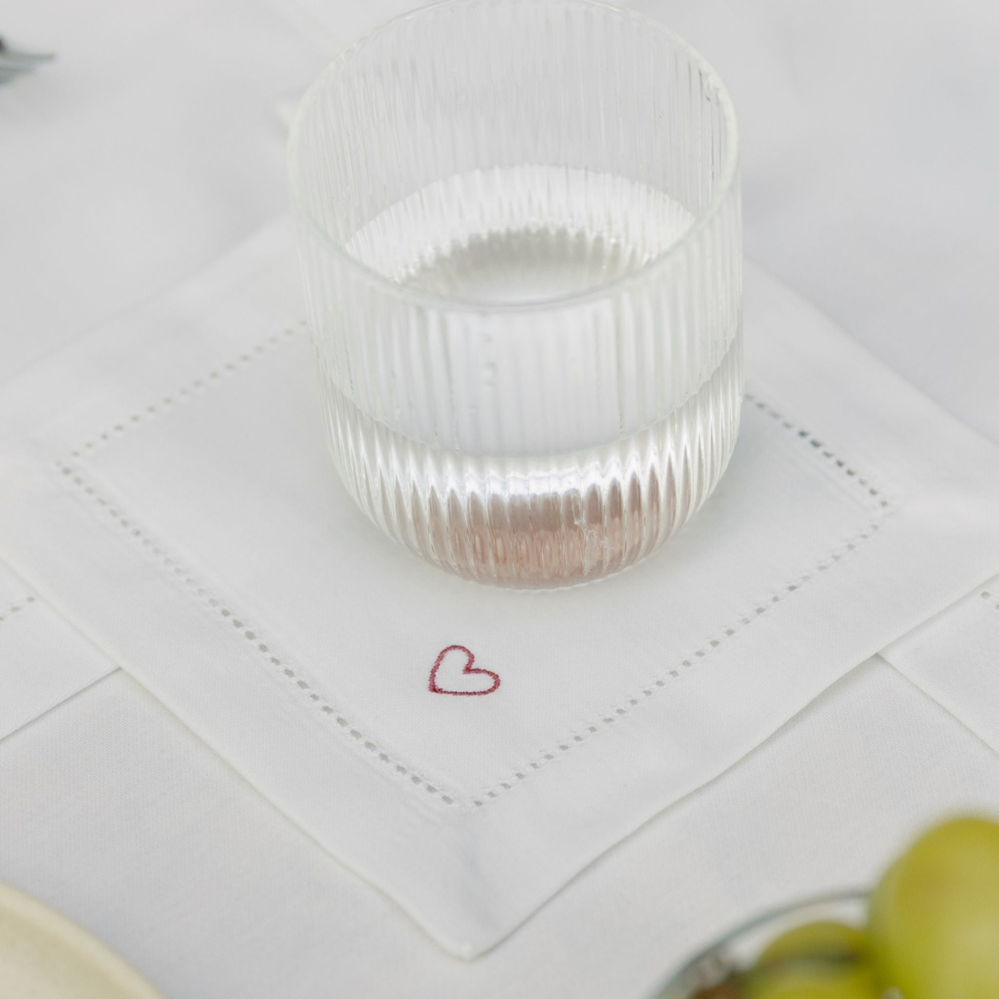Mafra cotton table linen embroidered hearts