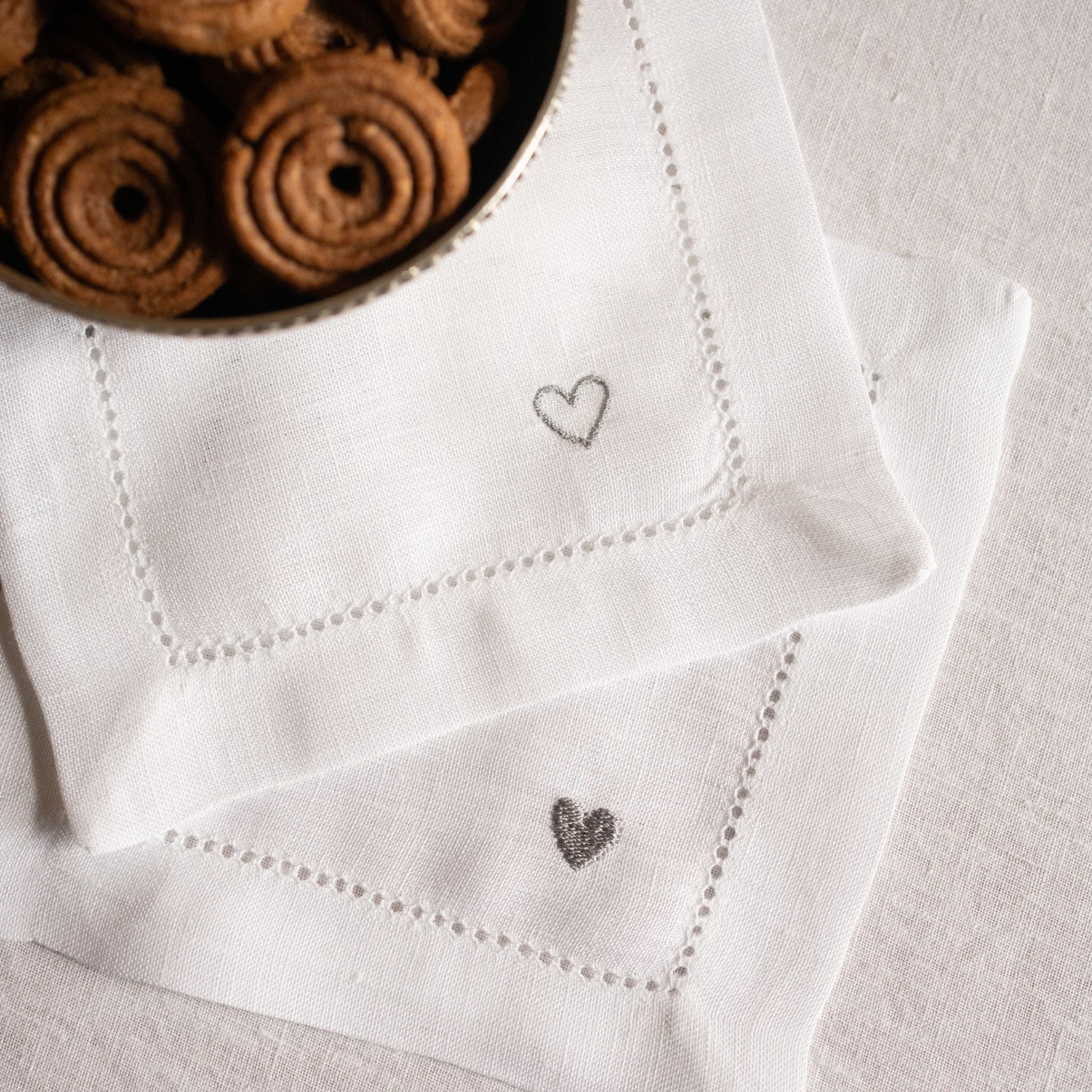 Mafra linen with heart embroidery - Torres Novas