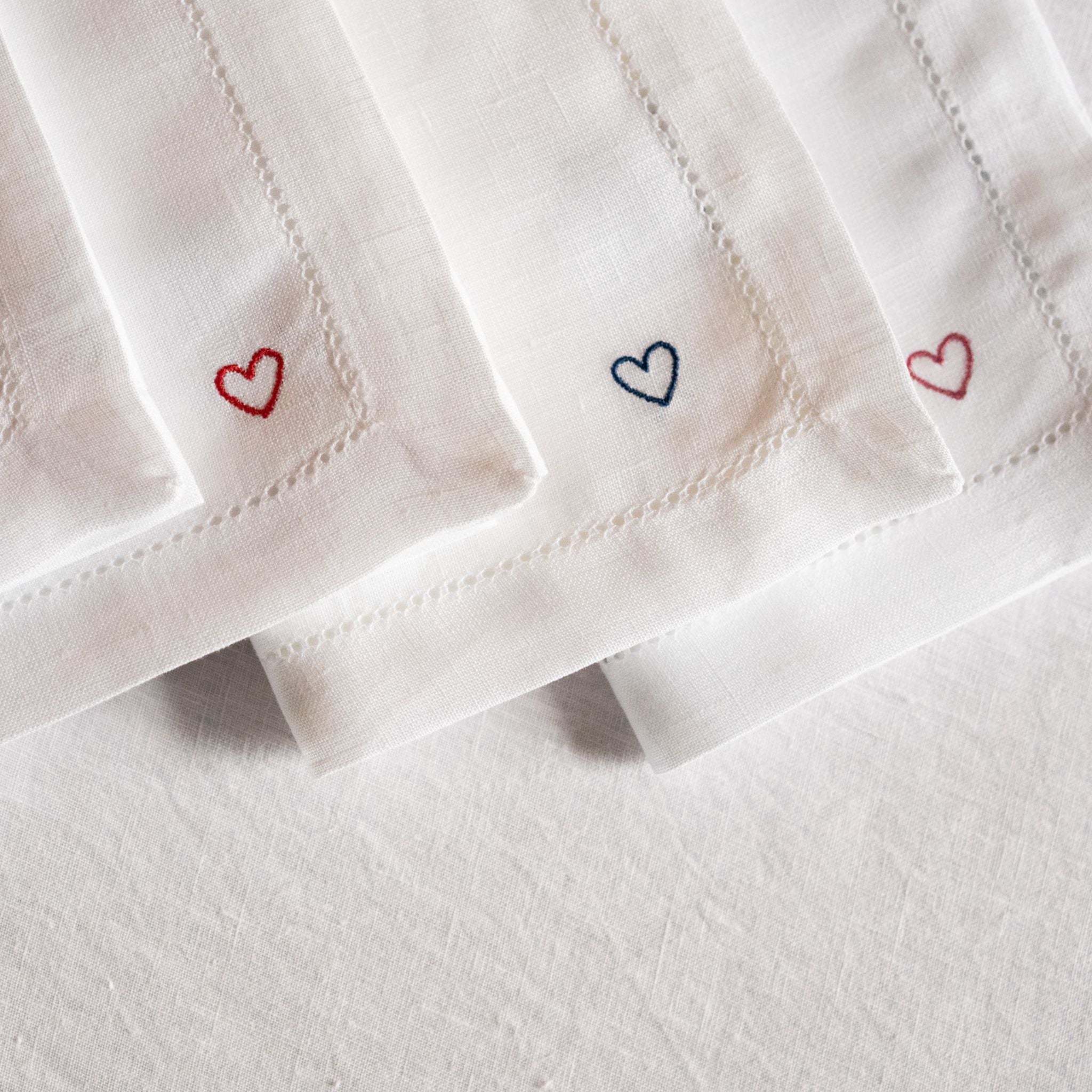 Mafra linen with heart embroidery - Torres Novas