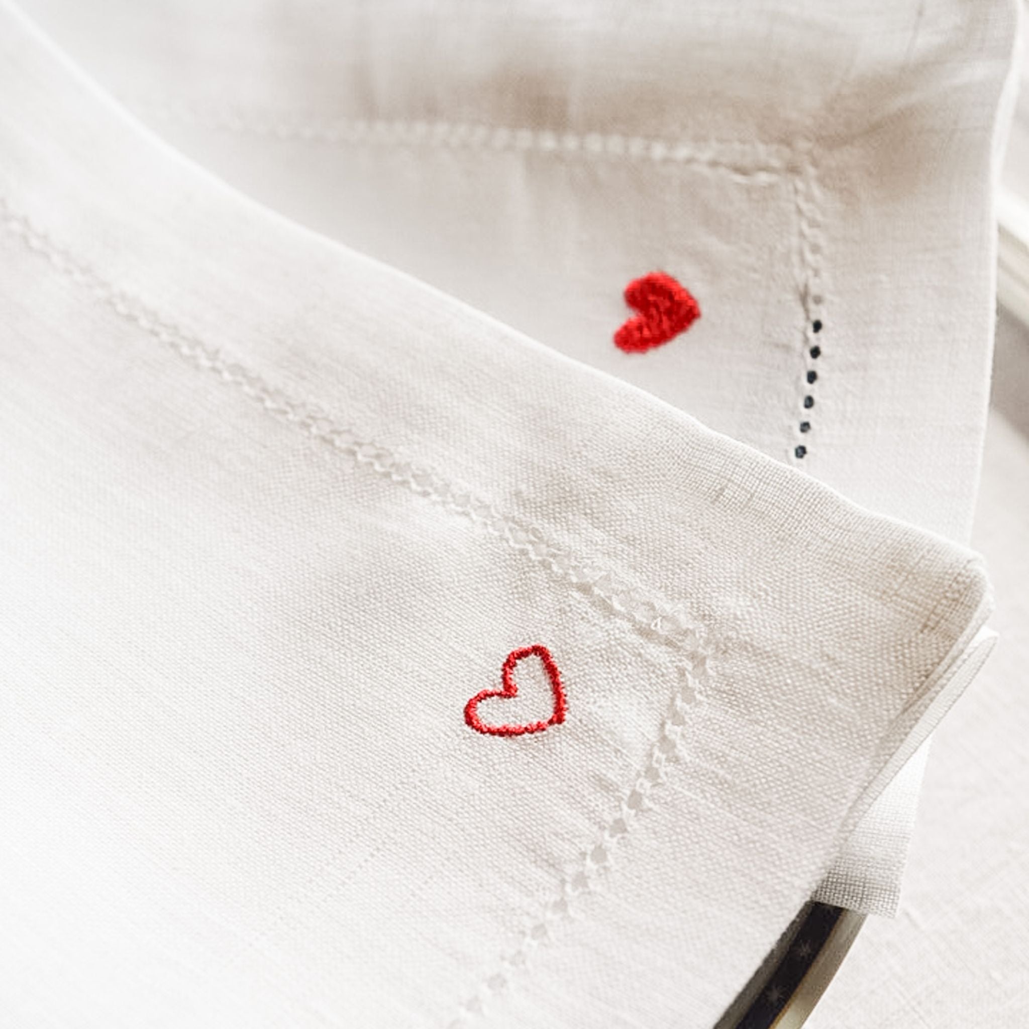 Mafra linen with heart embroidery - Torres Novas