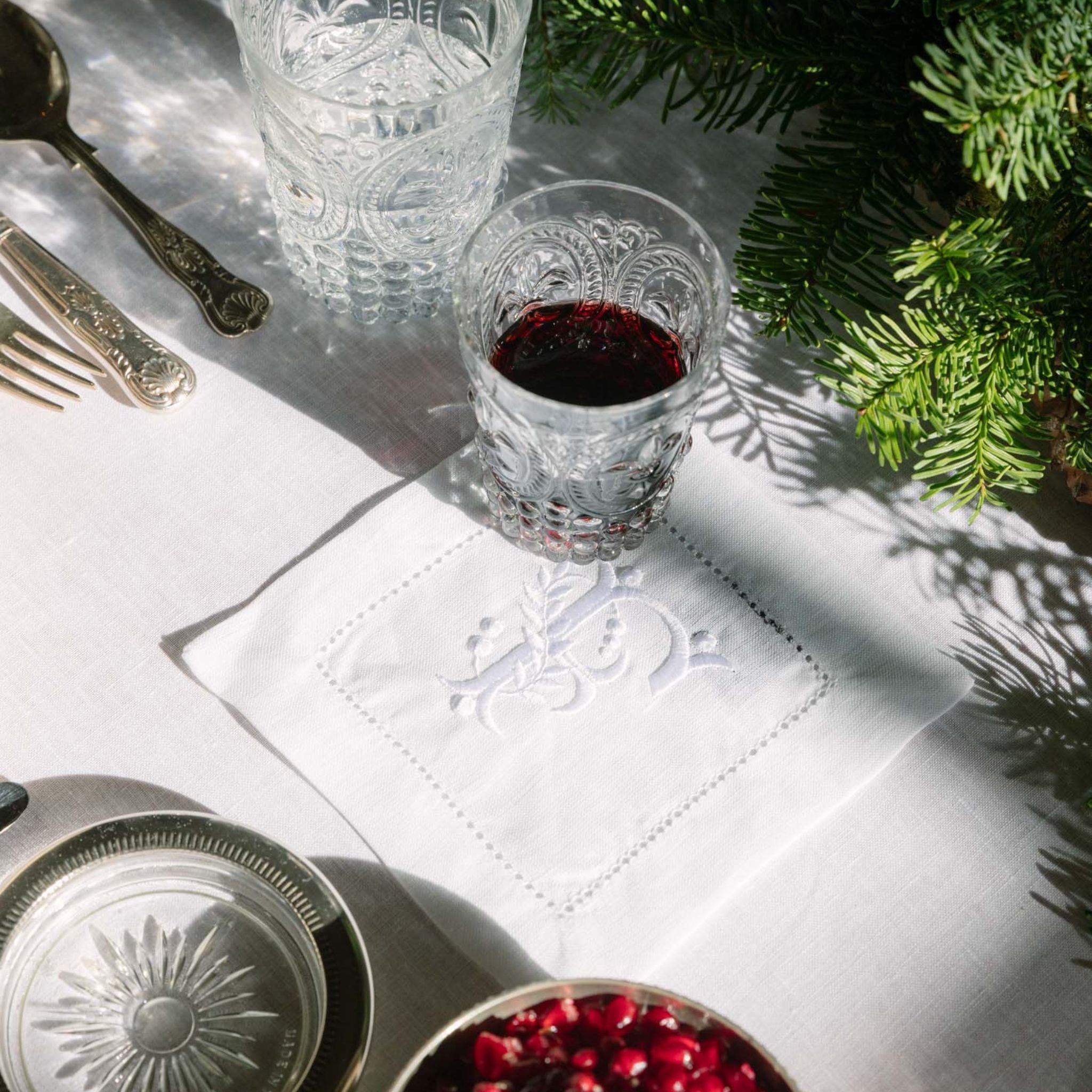 Mafra linen cocktail napkins with letter embroidery (Pack of 4) - Torres Novas