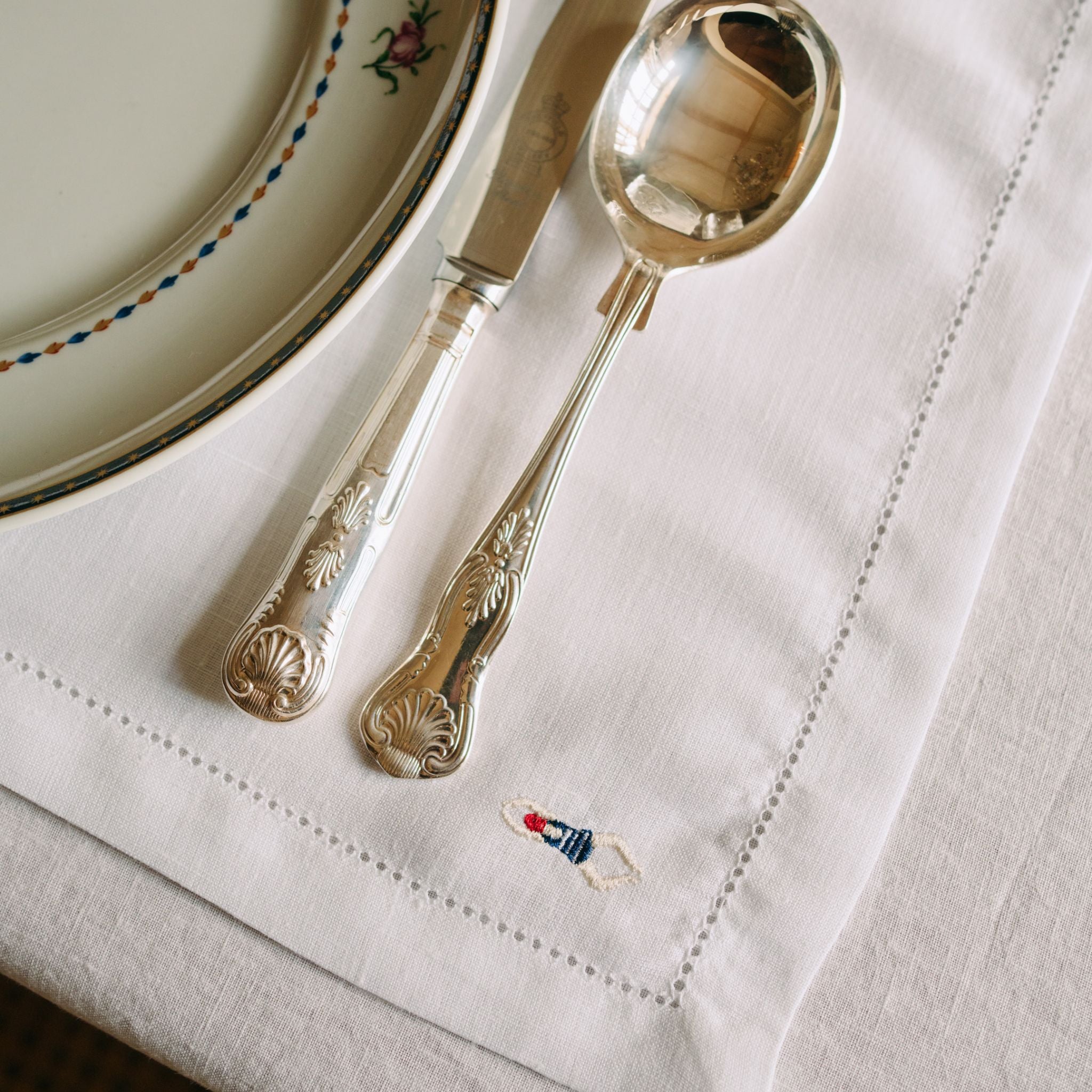 Mafra napkin with retro sportsmen