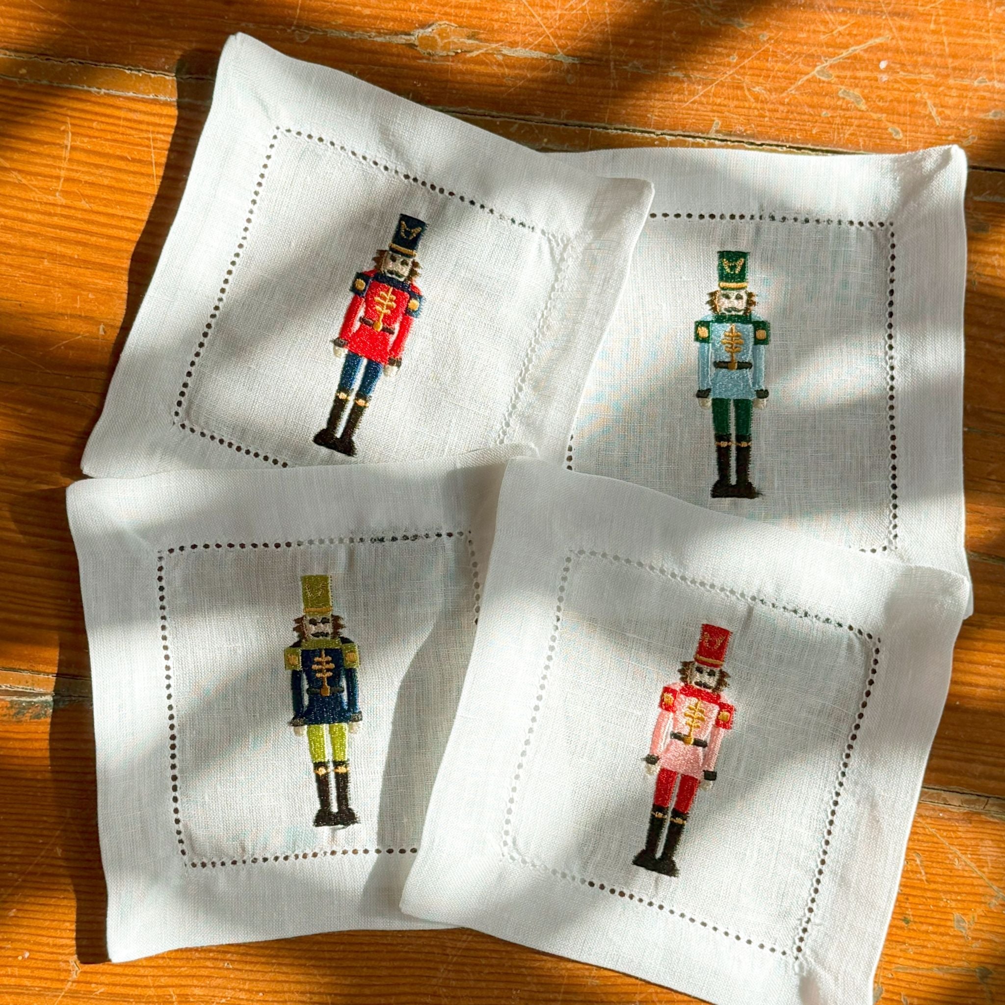 Mafra linen with nutcracker embroidery - Torres Novas