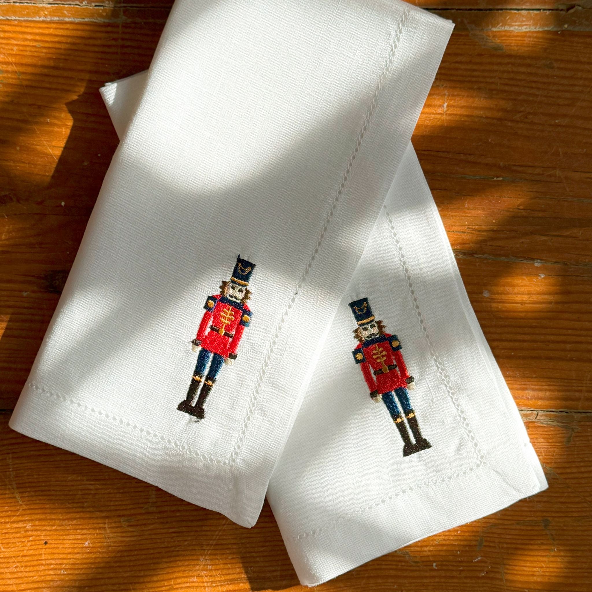 Mafra table linen with Christmas embroidery