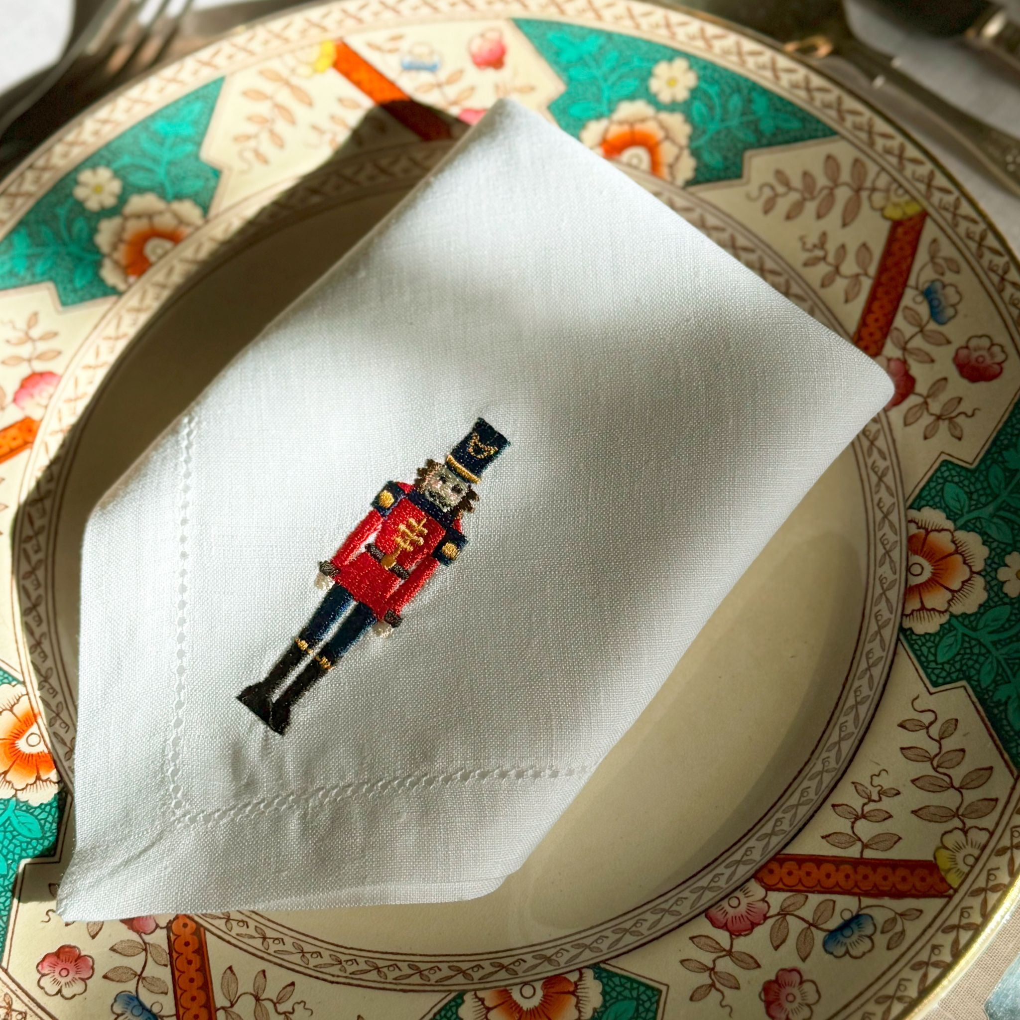 Mafra table linen with Christmas embroidery
