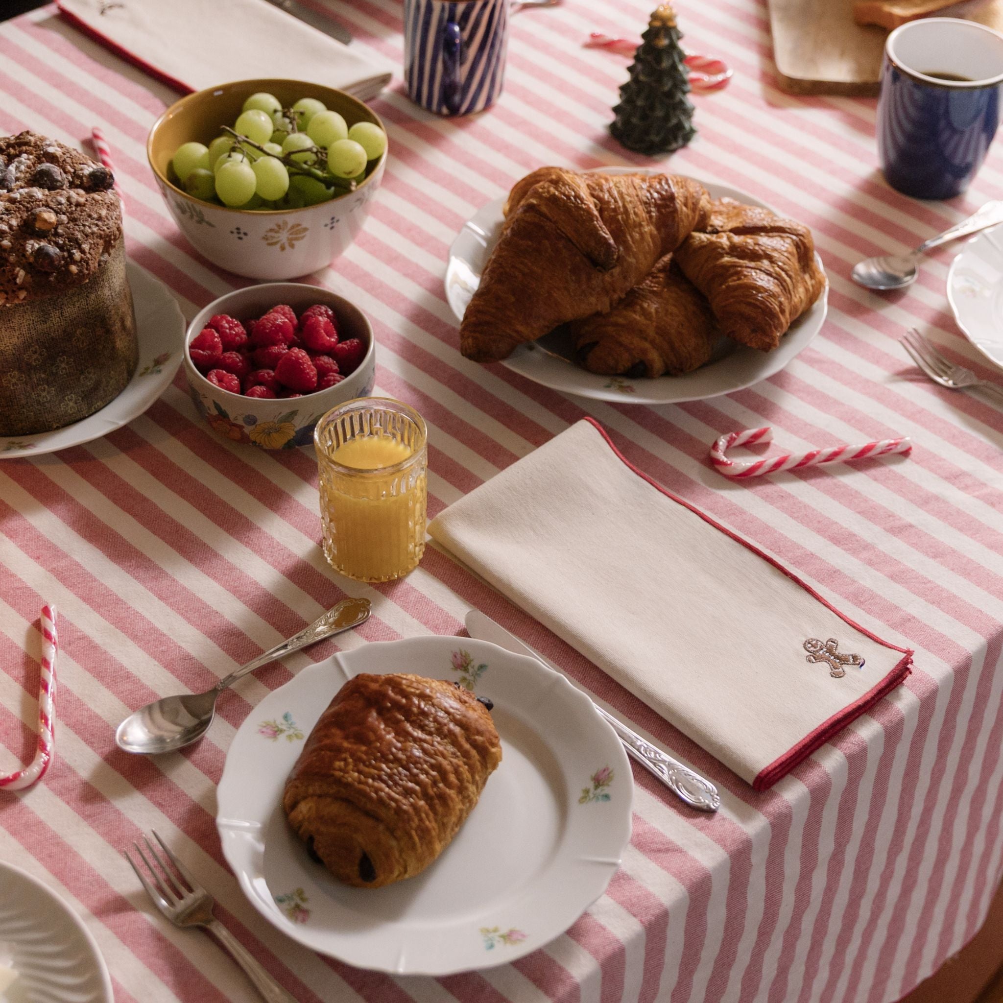 Ecru Nazaré napkins with christmas embroidery - Torres Novas