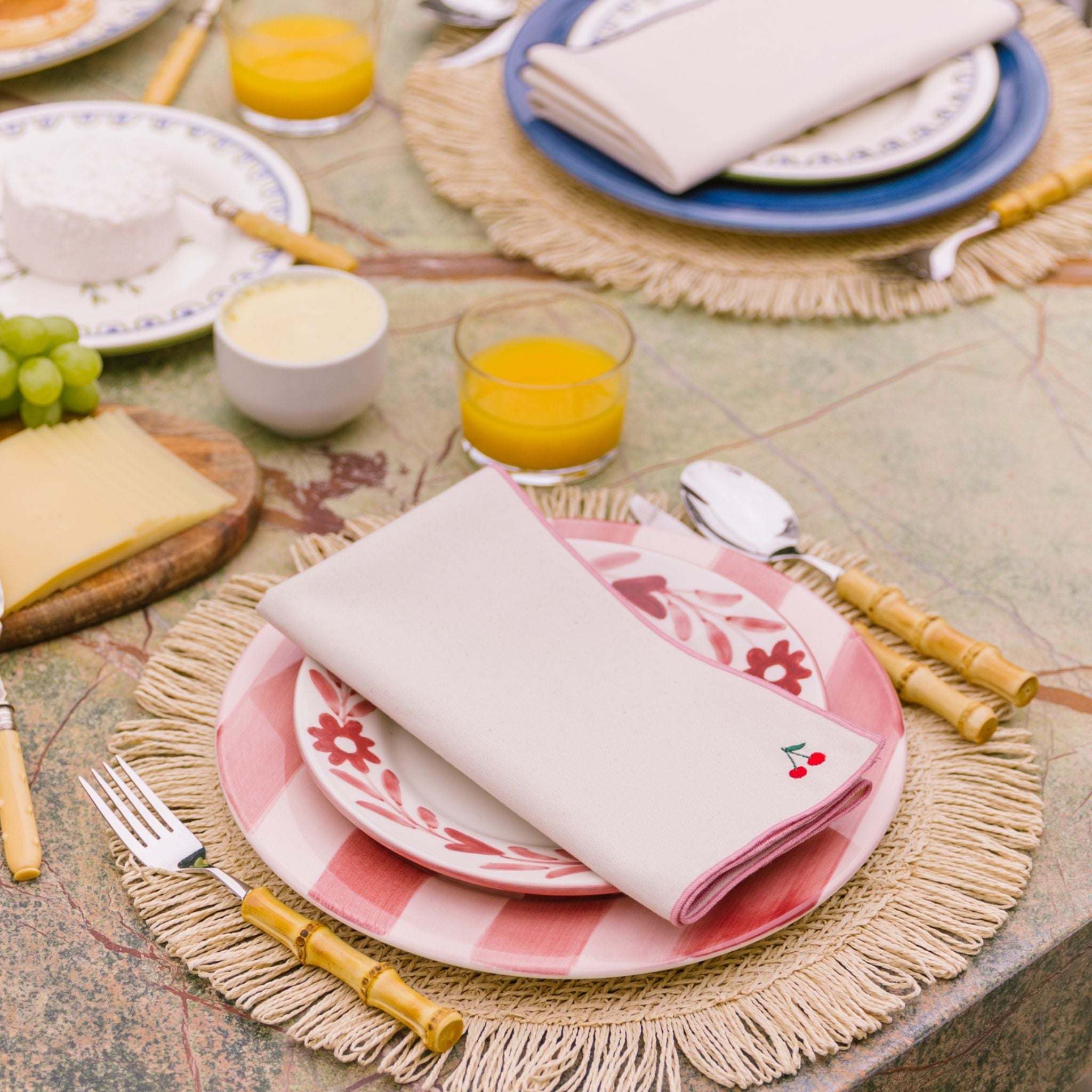 Ecru Nazaré napkins with fruit embroidery - Torres Novas